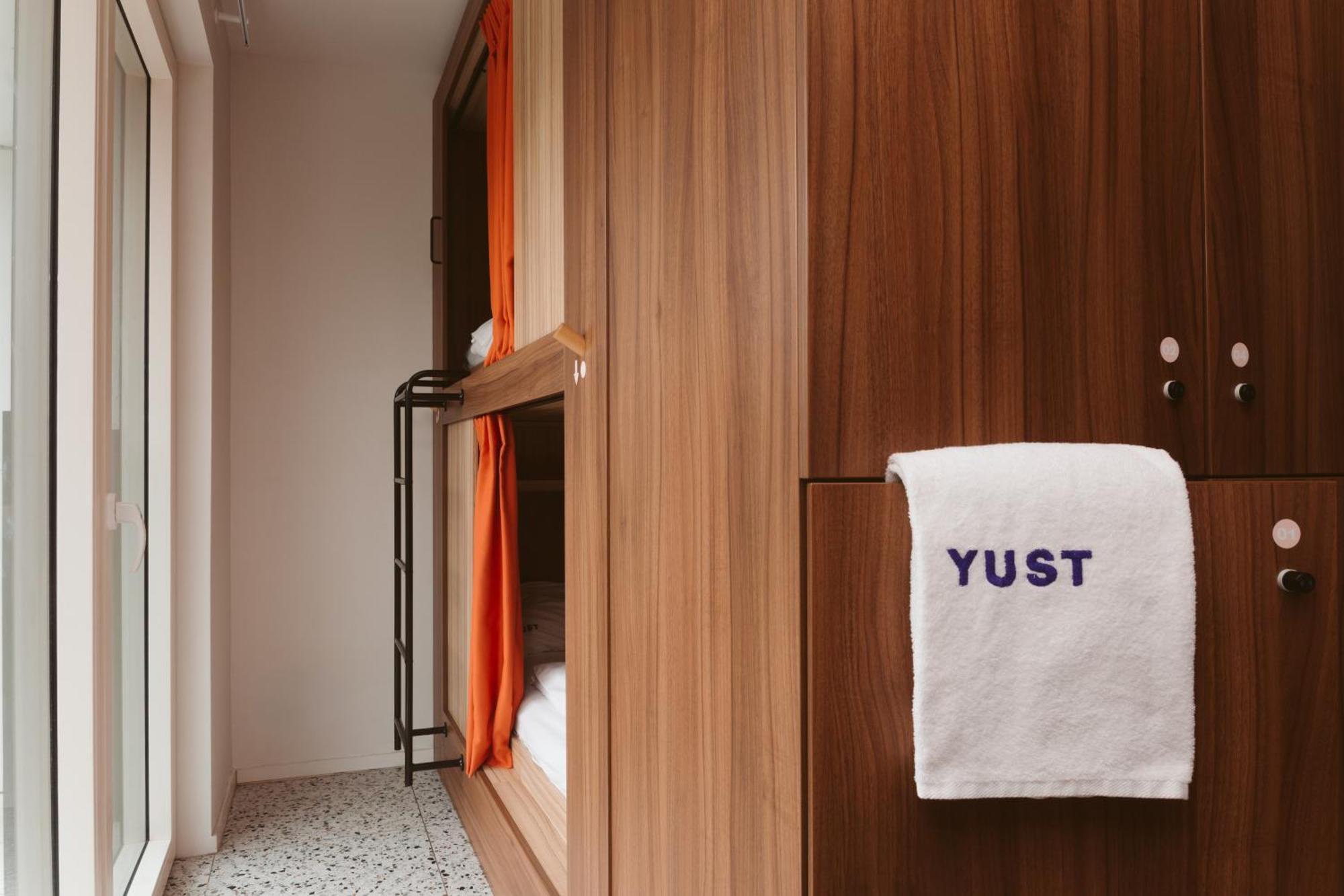 Bunk Bed Mixed Dormitory Room