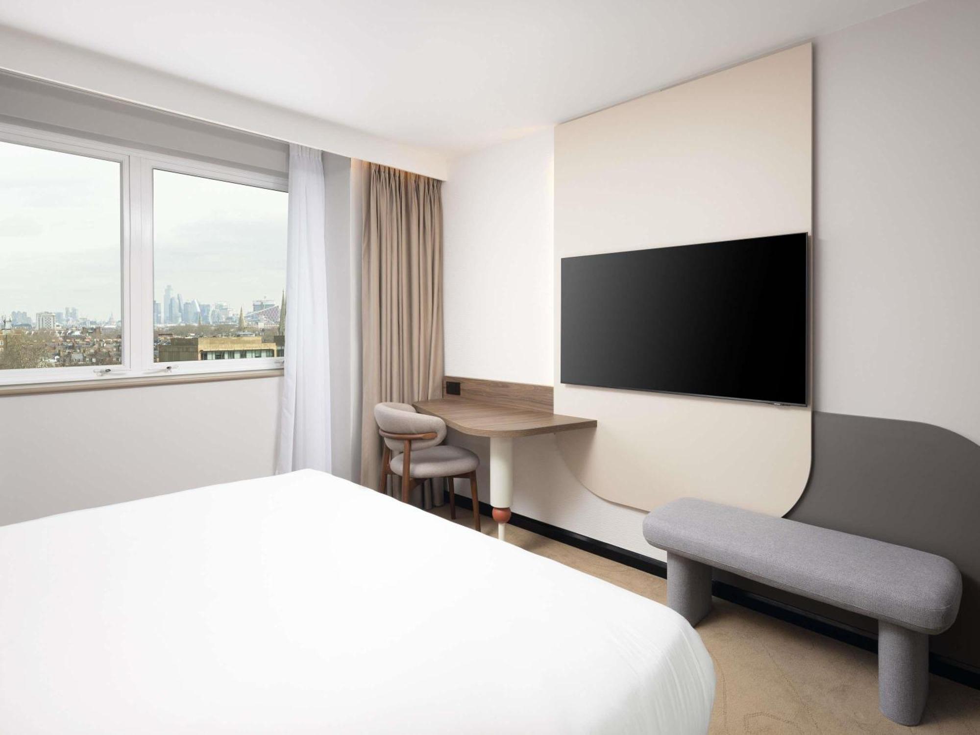 Superior King Room Bath Tub City View