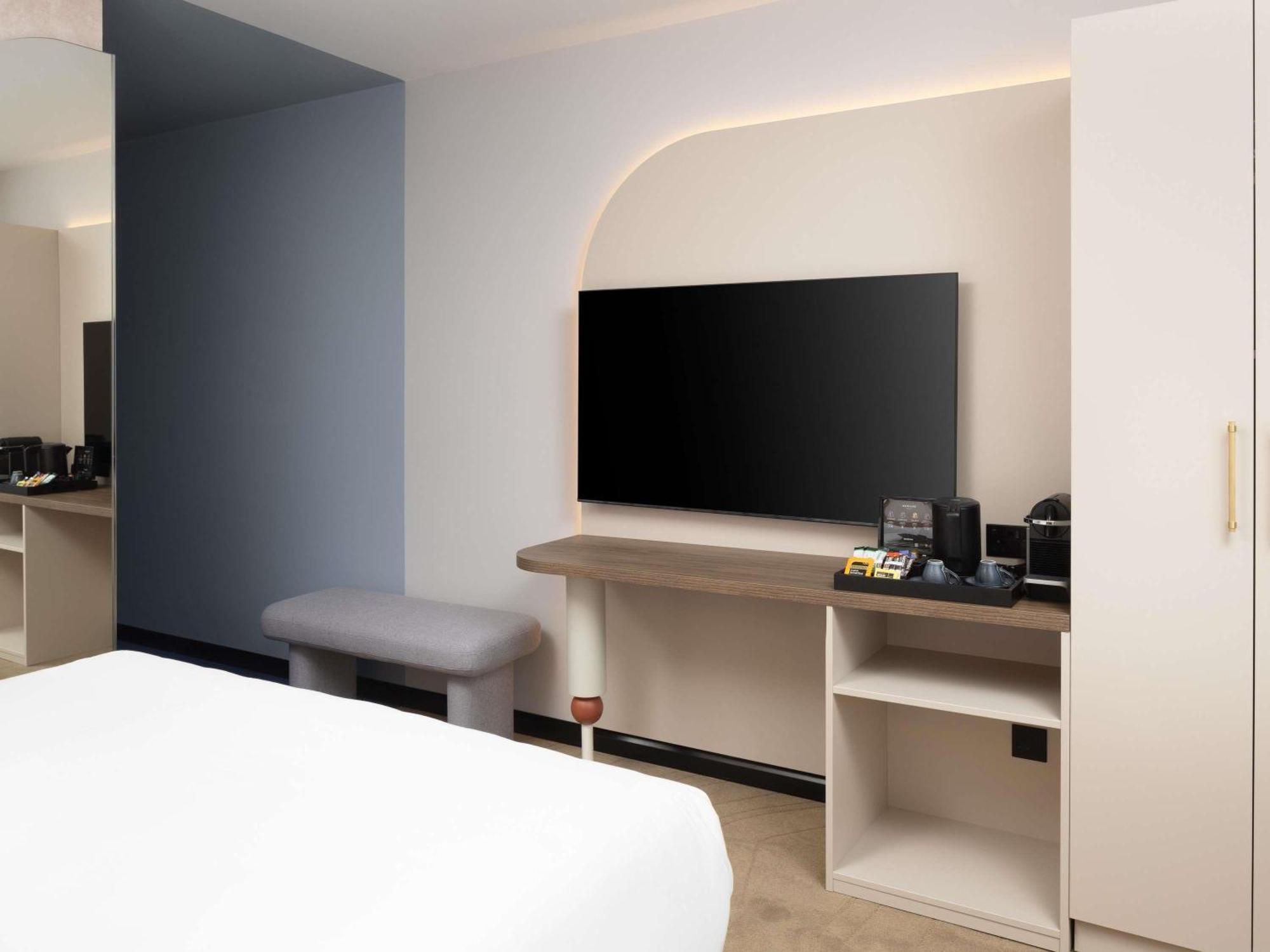 Standard Double Room City View Mobility Accessible