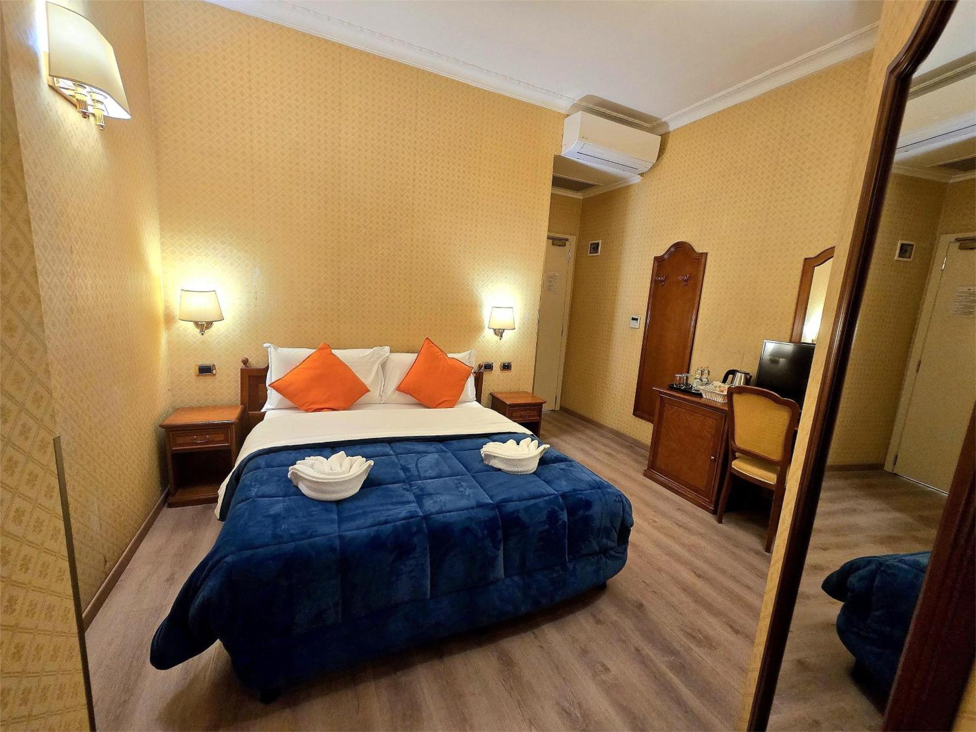 Double Room Private Bathroom