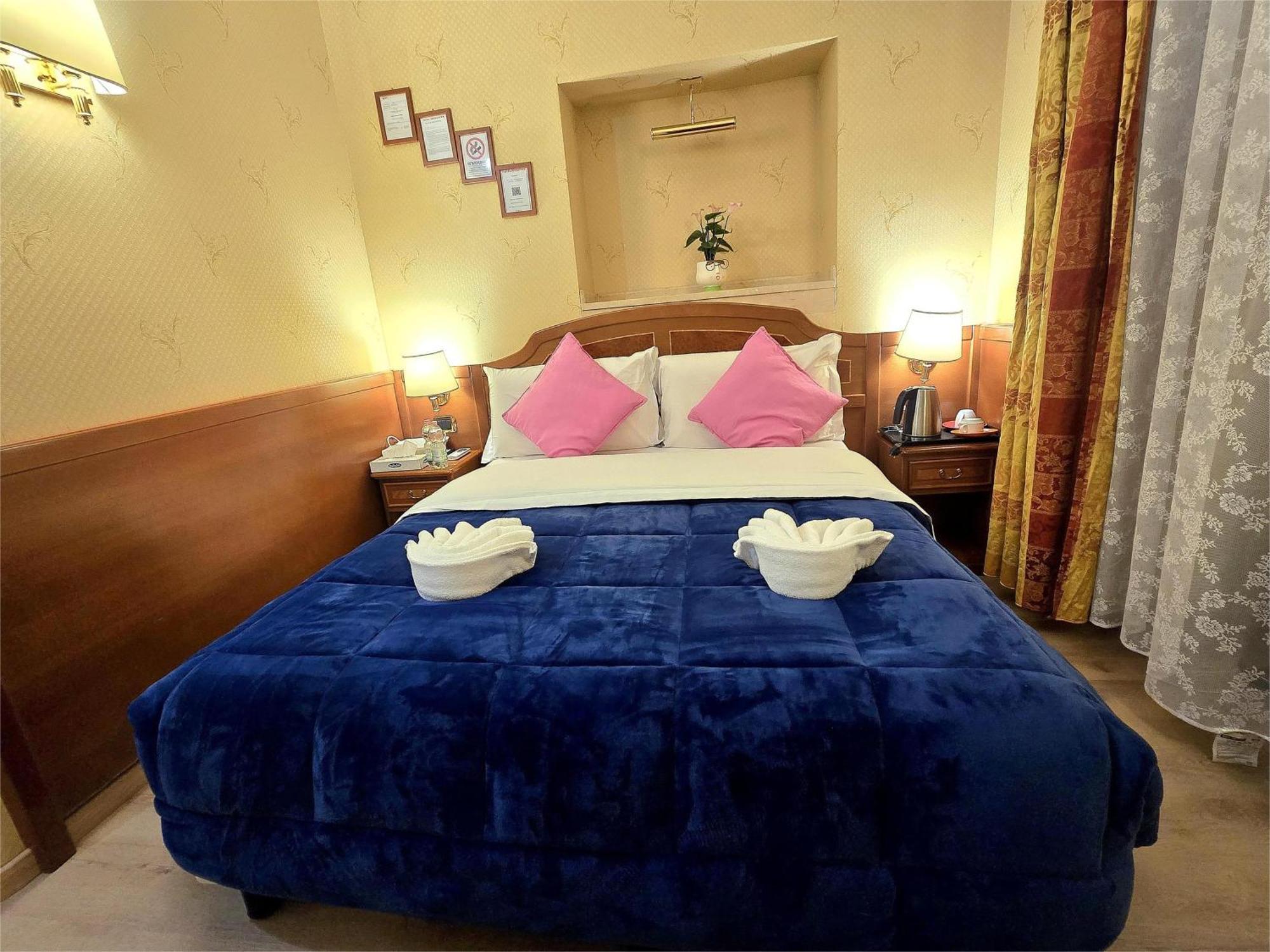 Double Room Private Bathroom