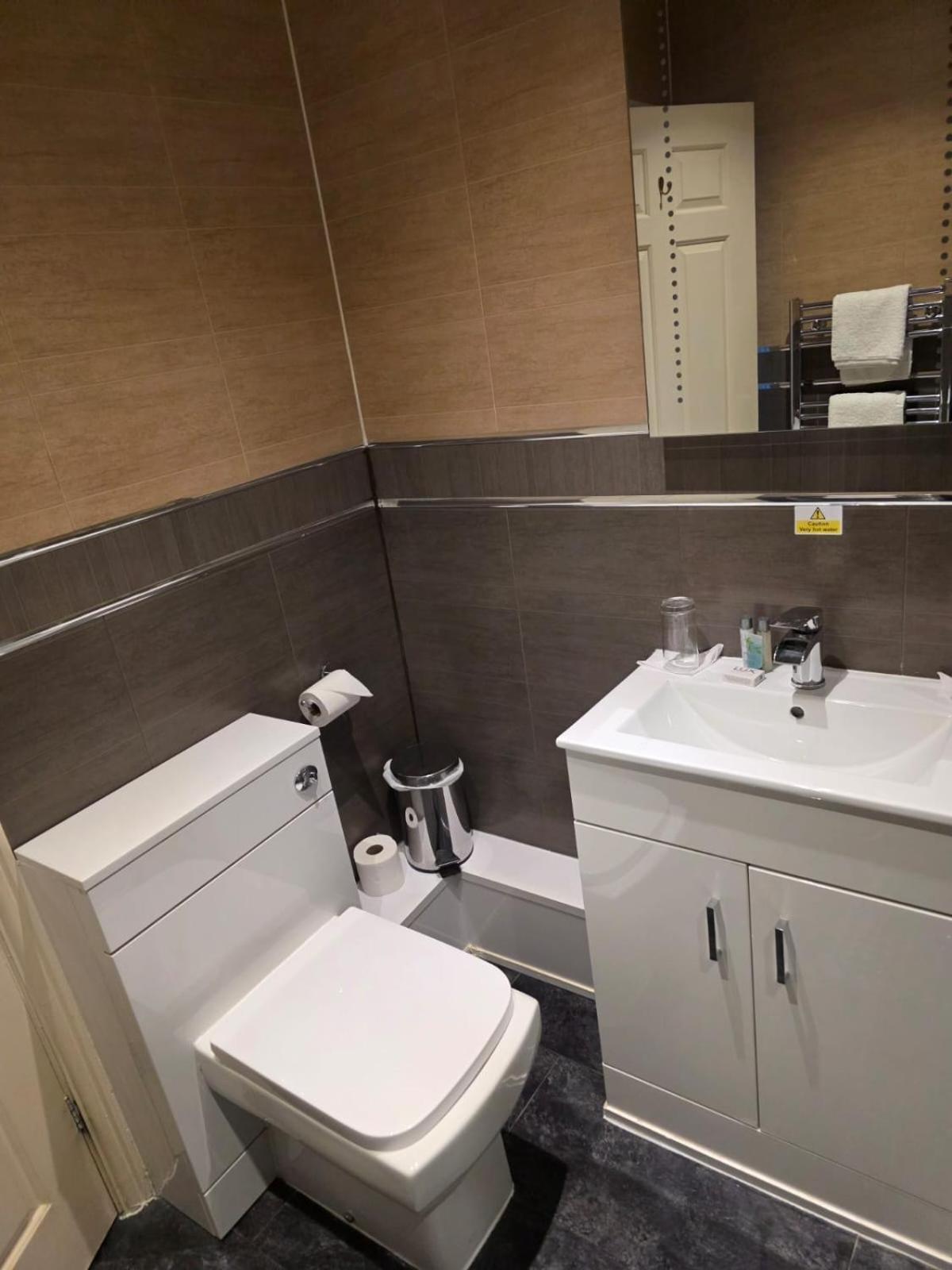 Family Room Bathroom,1740699219:JPEG