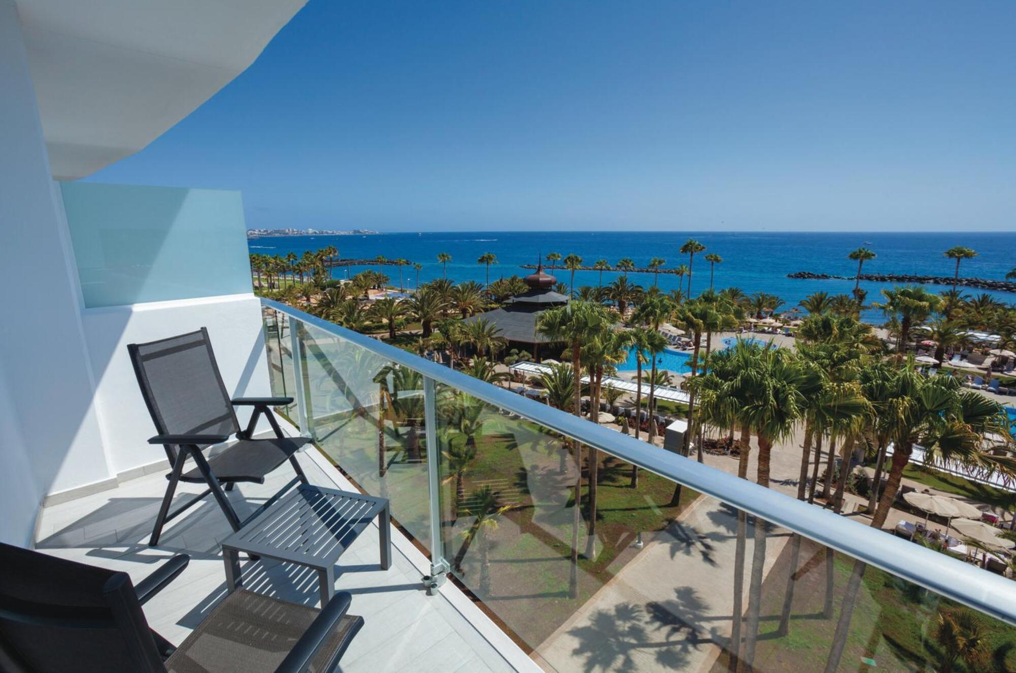 Chambre Double Deluxe - Vue Latérale sur Mer