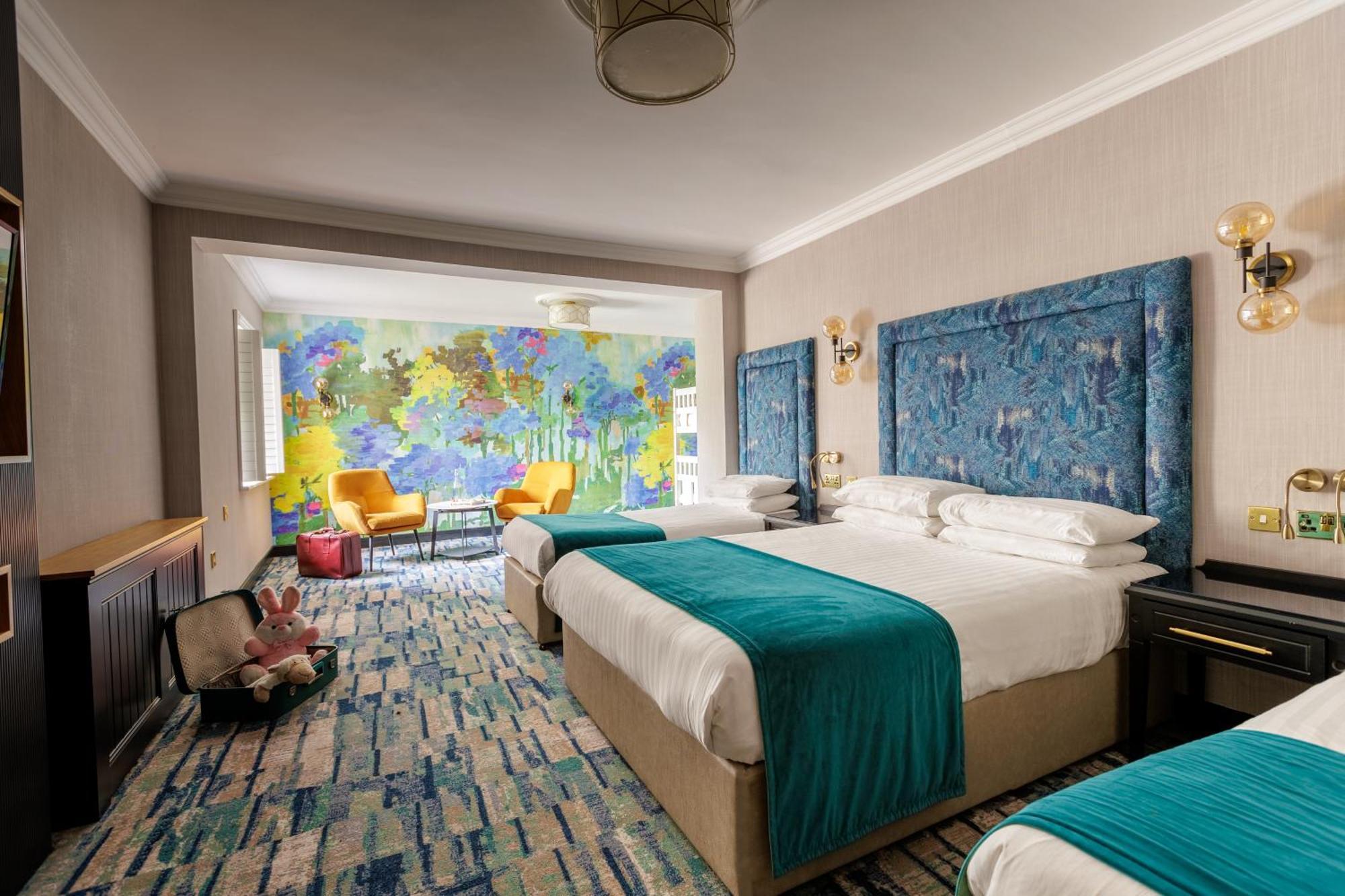 Quarto Família (2 Adultos + 2 Crianças)