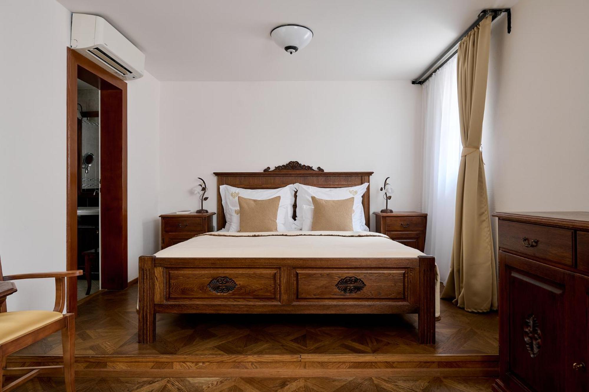 Aristocratic Standard Double Room