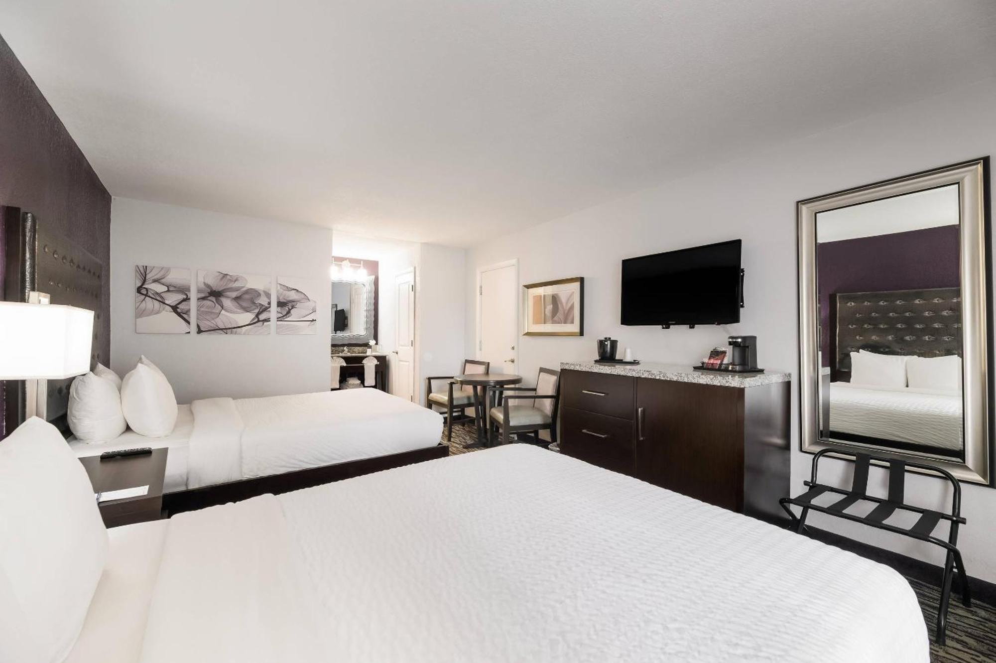 Queen Room Two Queen Beds No Resort Fee