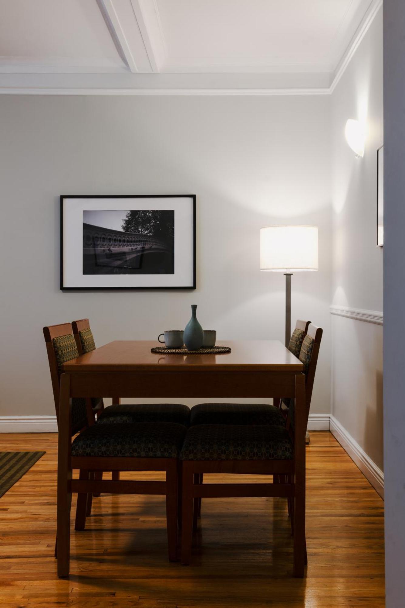 The One-Bedroom Queen Apartment