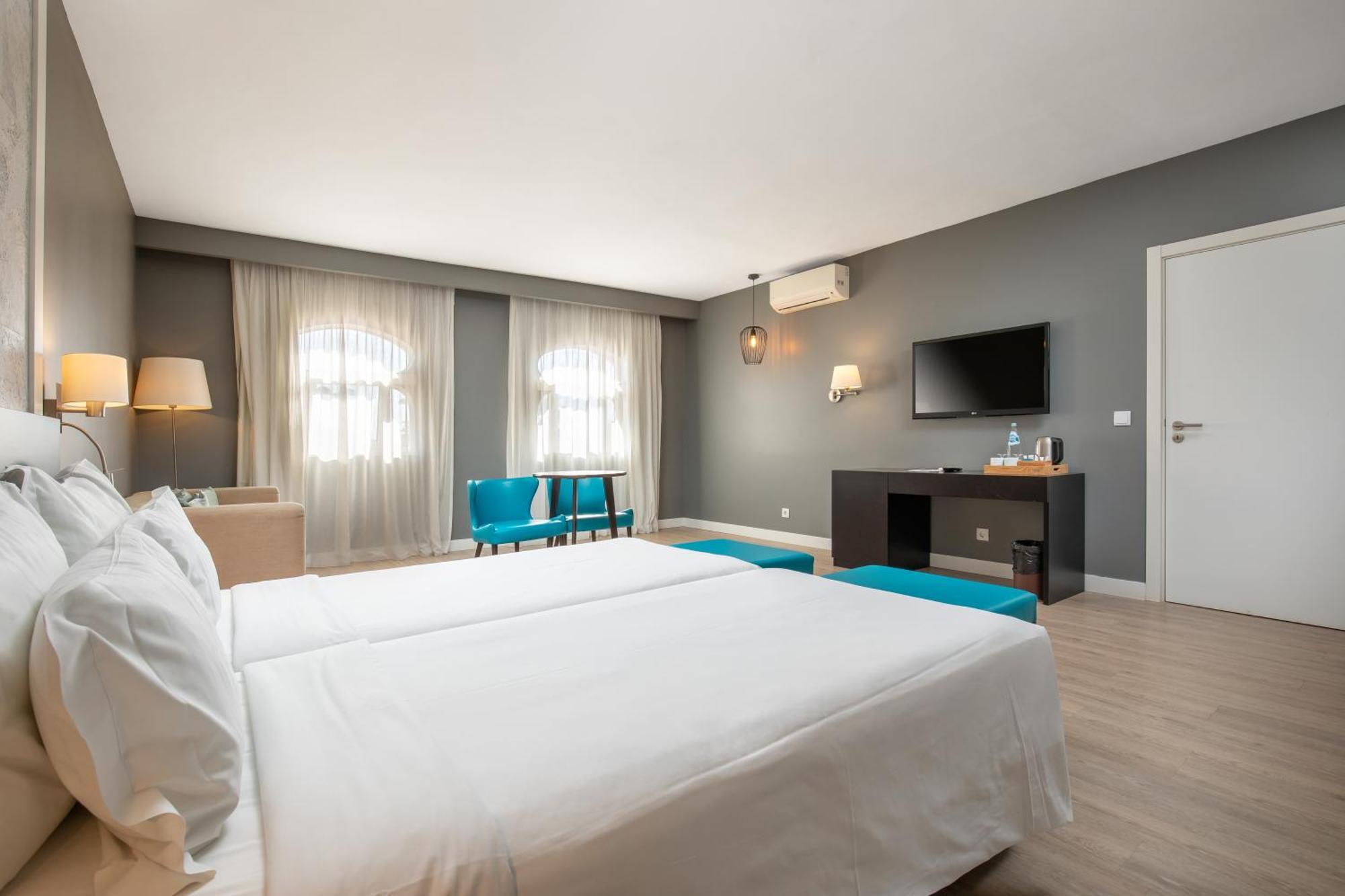 Twin Room Disability Access no balcony