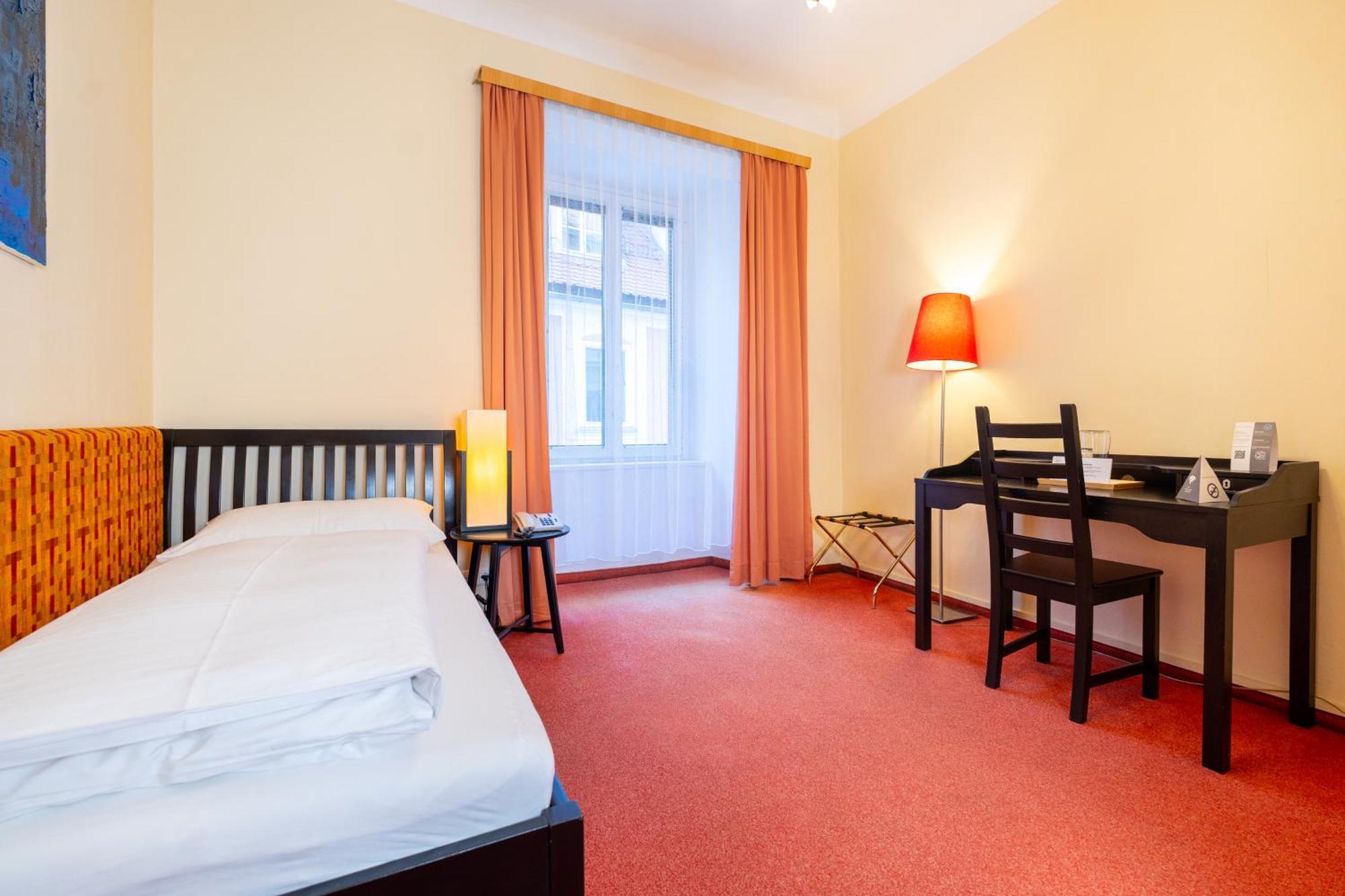 Superior Single Room,1742595151:JPEG