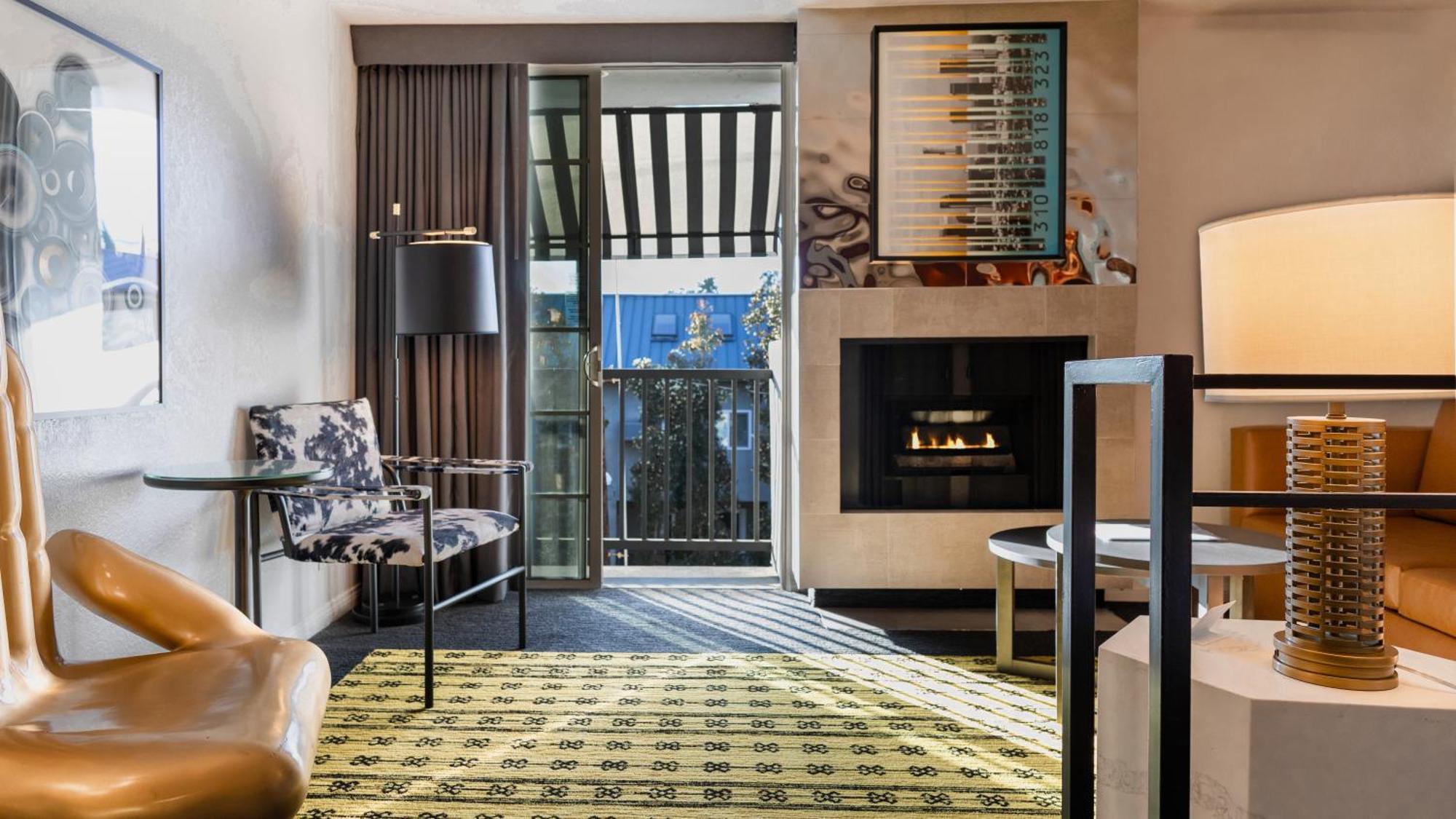 Deluxe King Suite