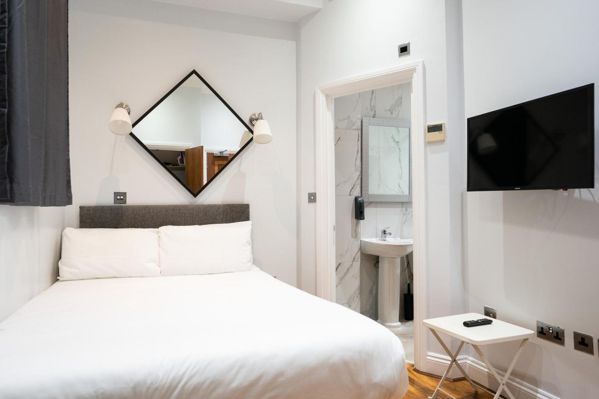 Cosy Double Room – No Window