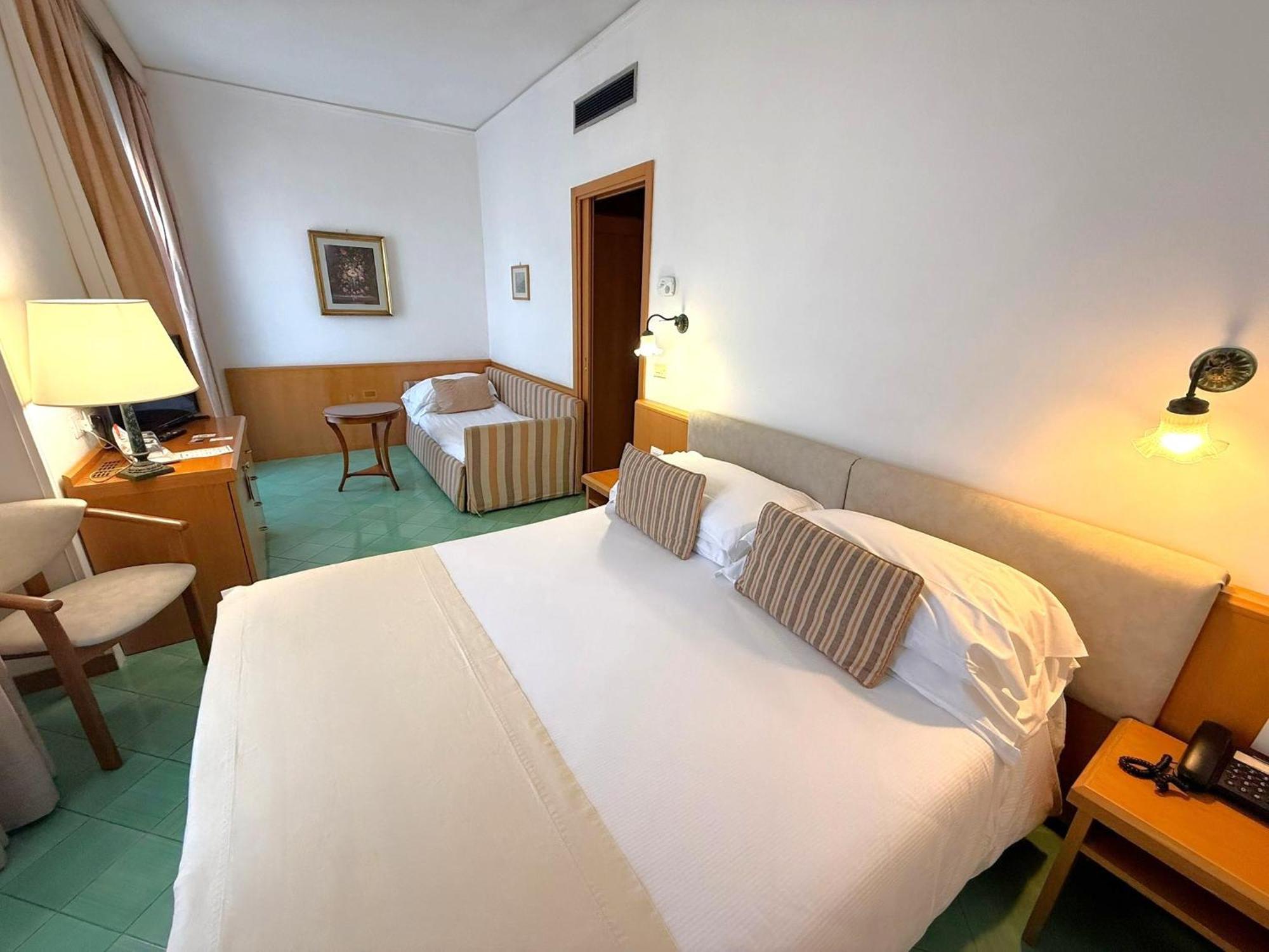 Triple Room Sea View