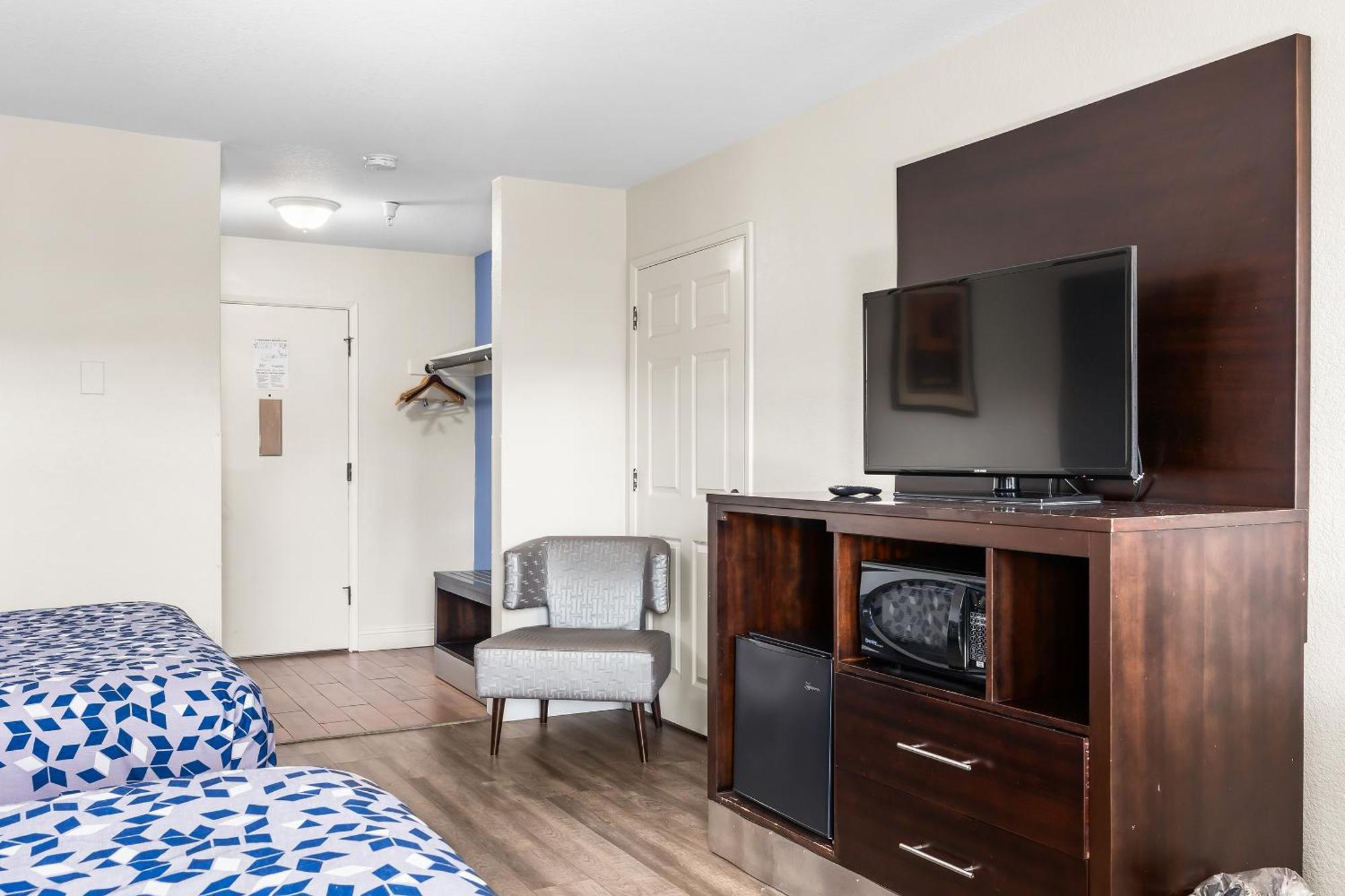 Queen Room Two Queen Beds Disability Access