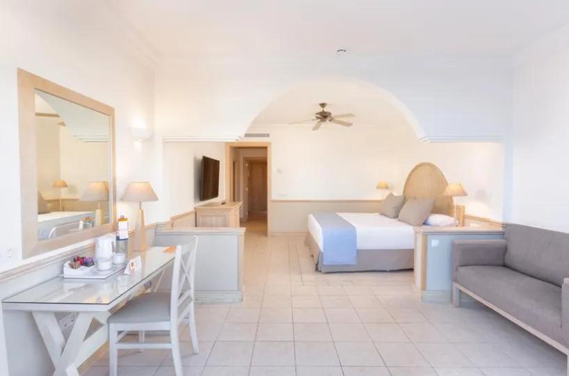 Gold Level Senior Suite Ocean View (2 Adults + 1 Child)