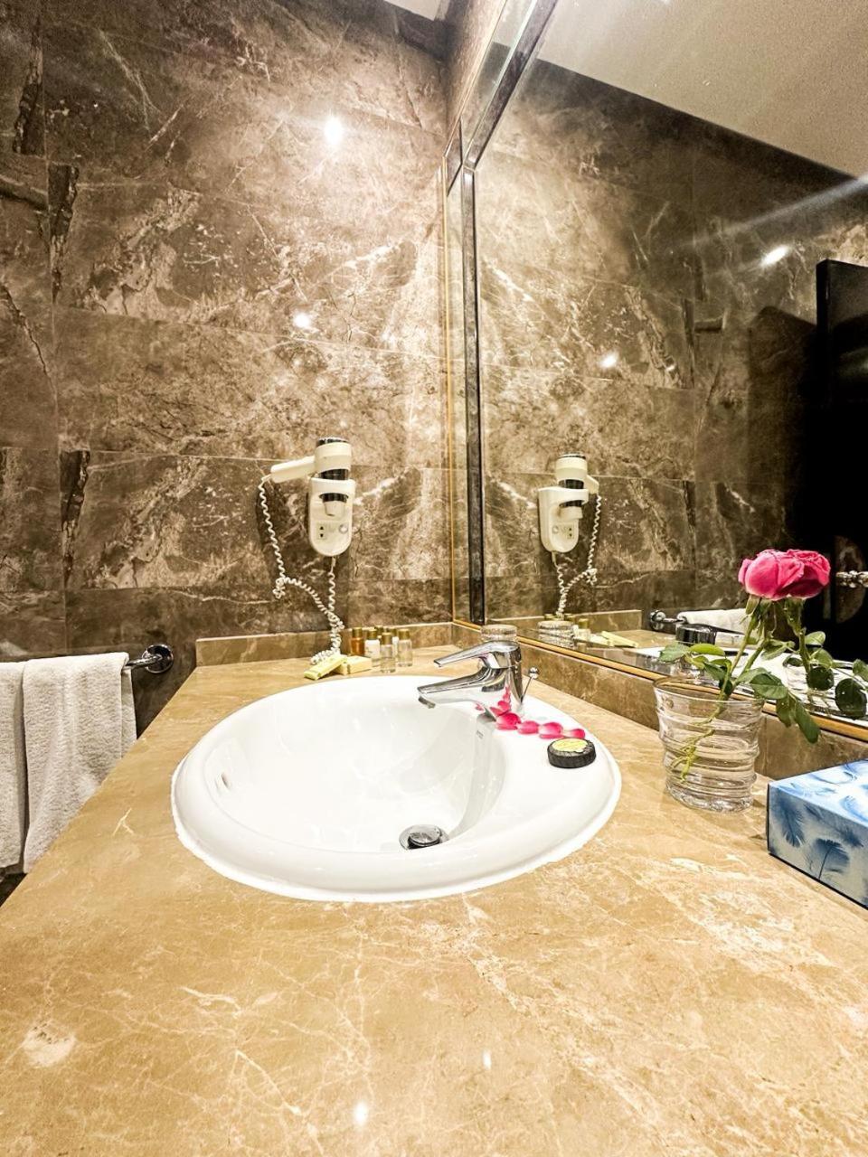 Executive Double Room Lounge Acces