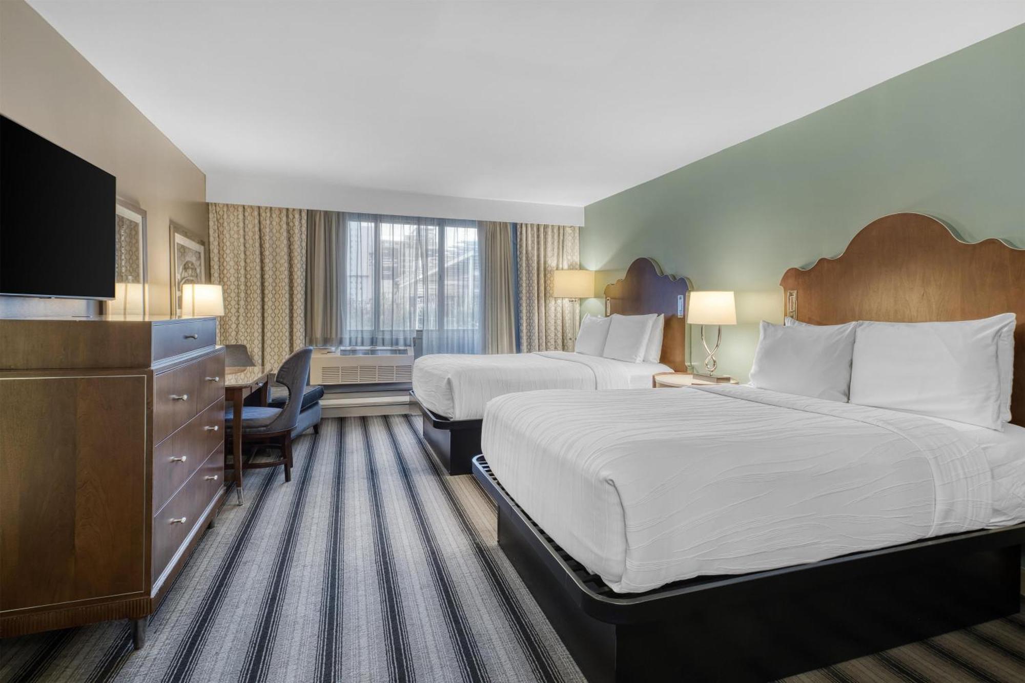 Larger Double Room Two Double Beds