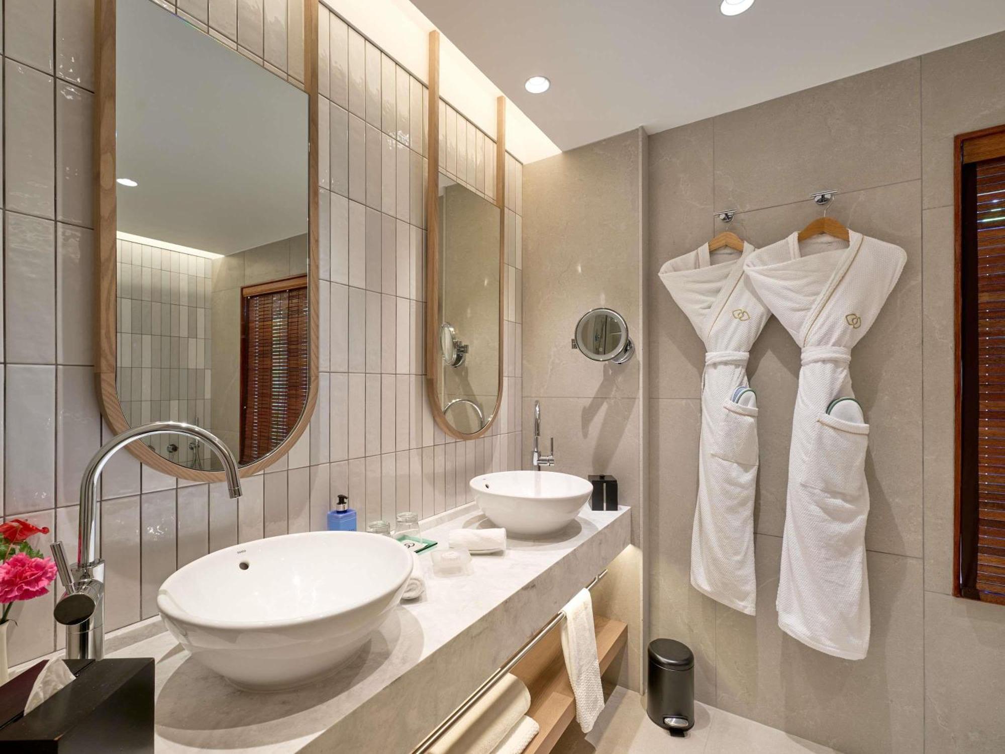 PRESTIGE SUITE 1 King Bed Garden view balcony or terrace