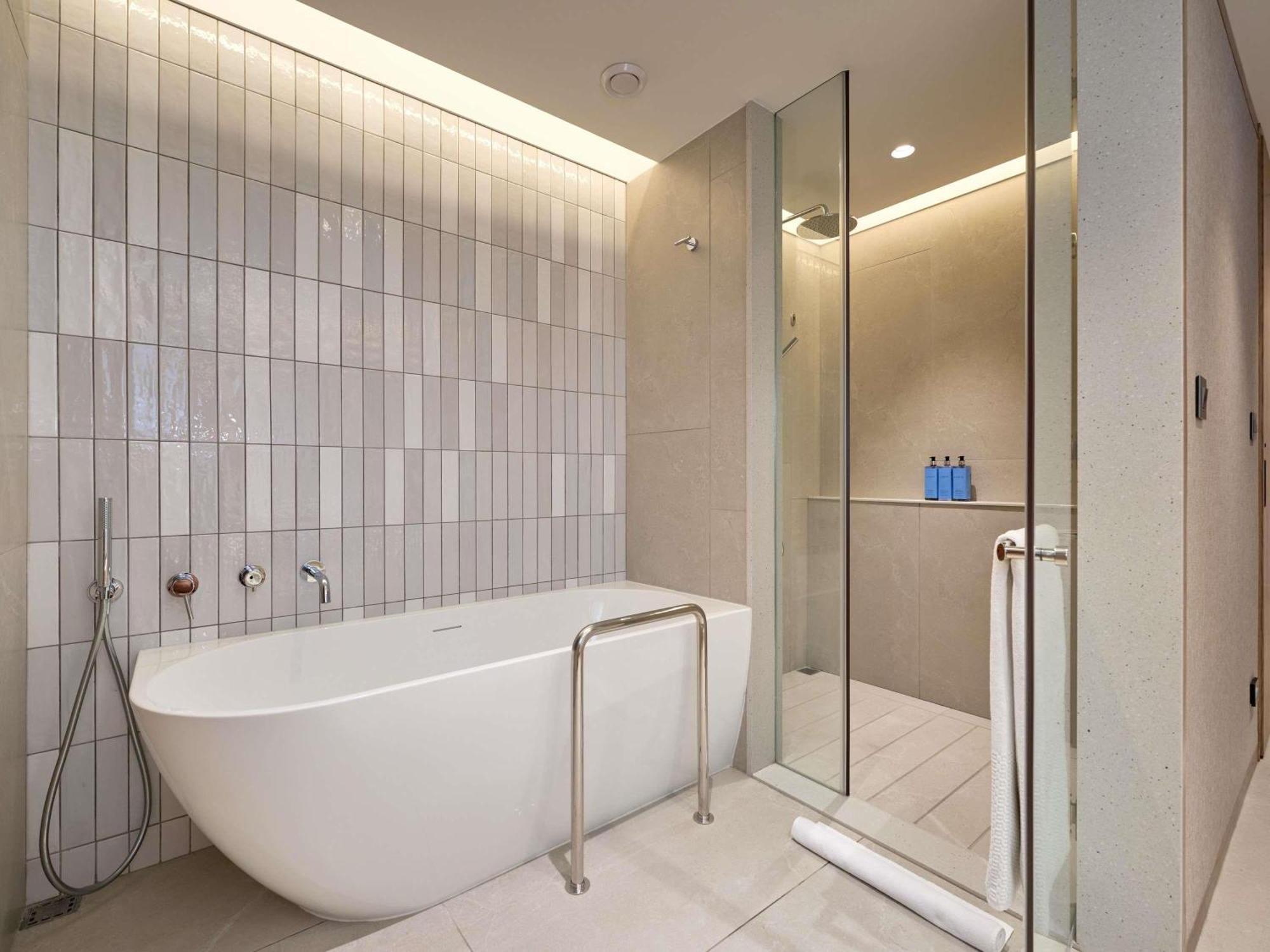 PRESTIGE SUITE 1 King Bed Garden view balcony or terrace