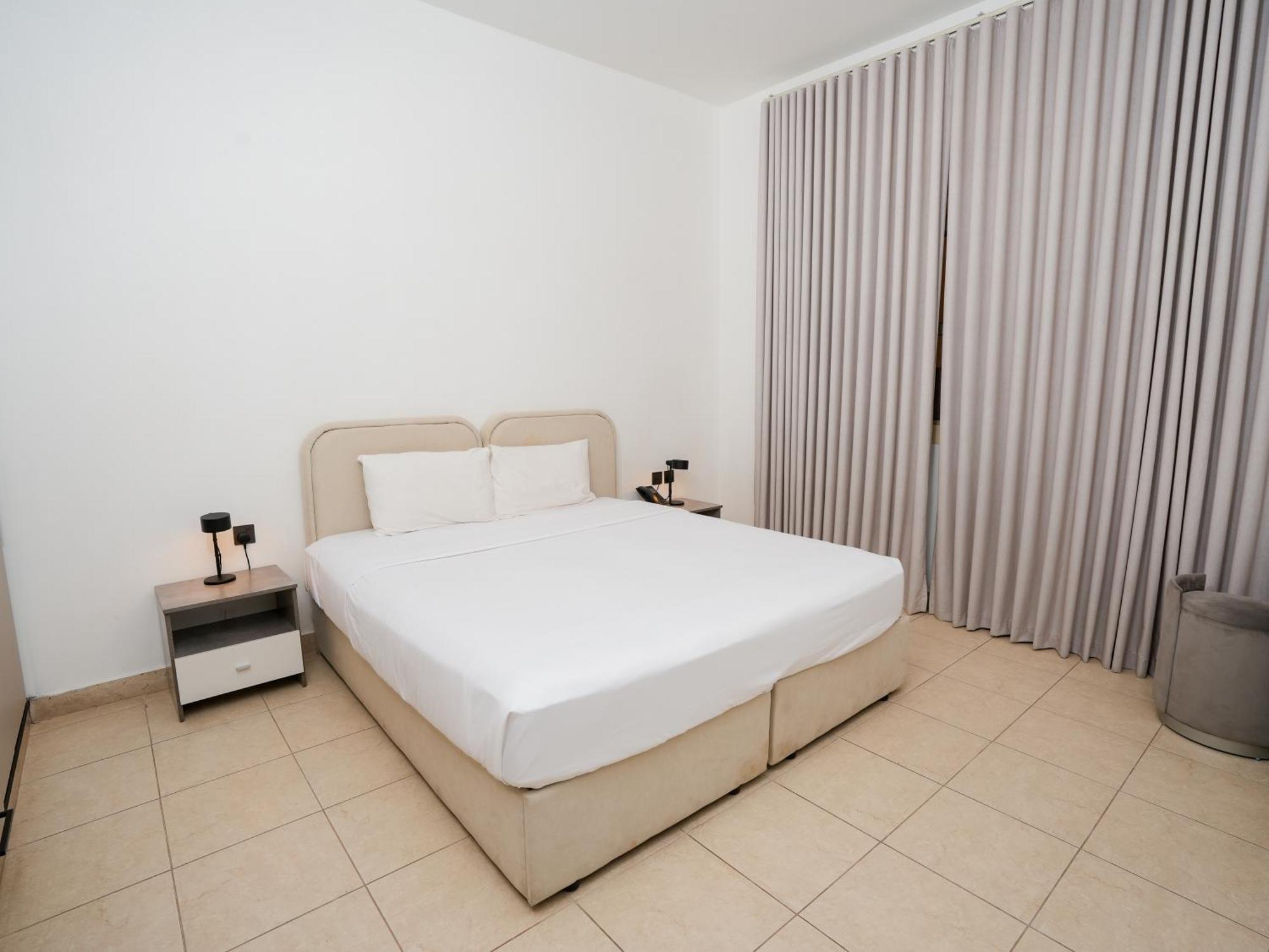 1-Bedroom Suite