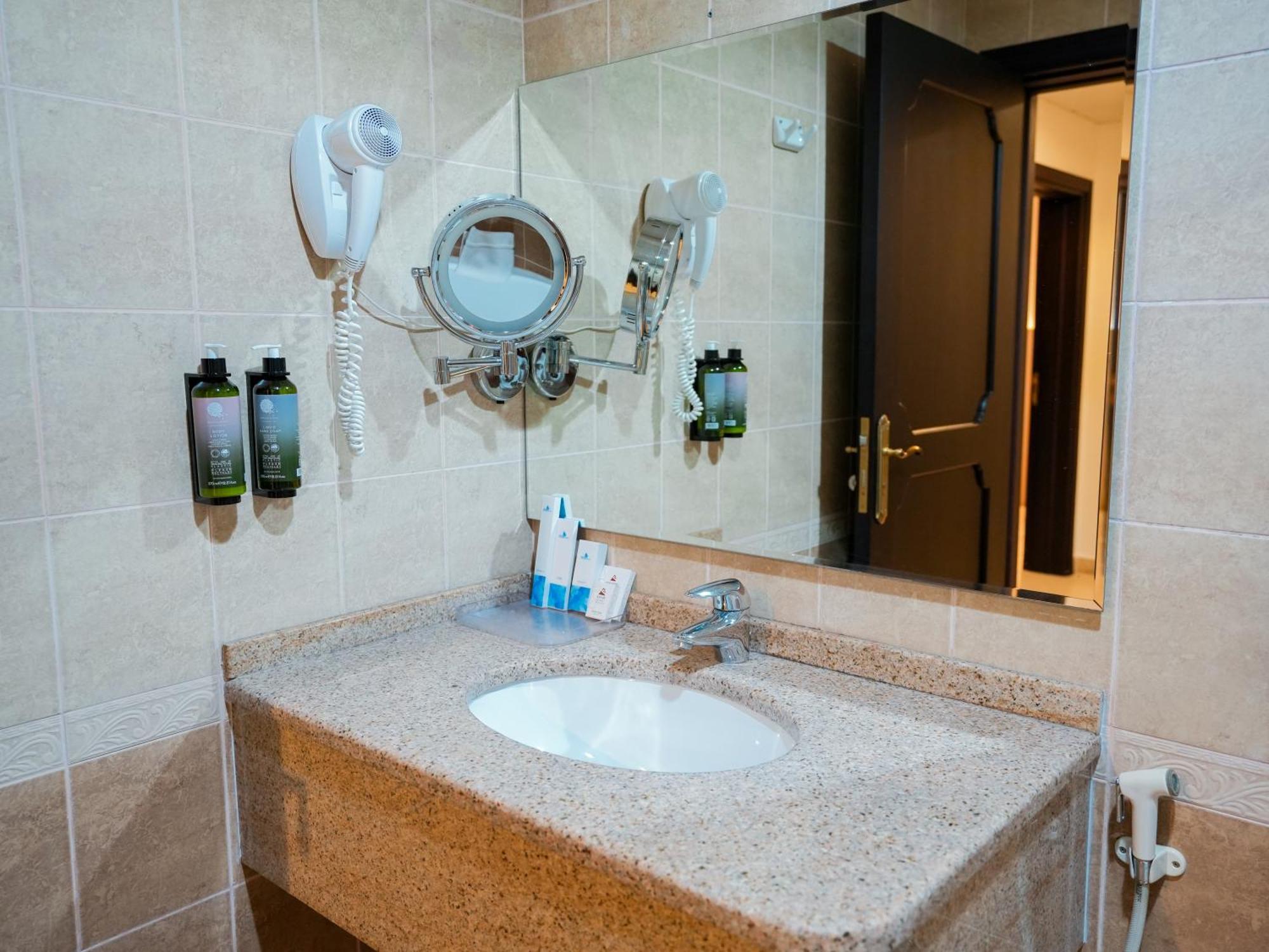 1-Bedroom Suite