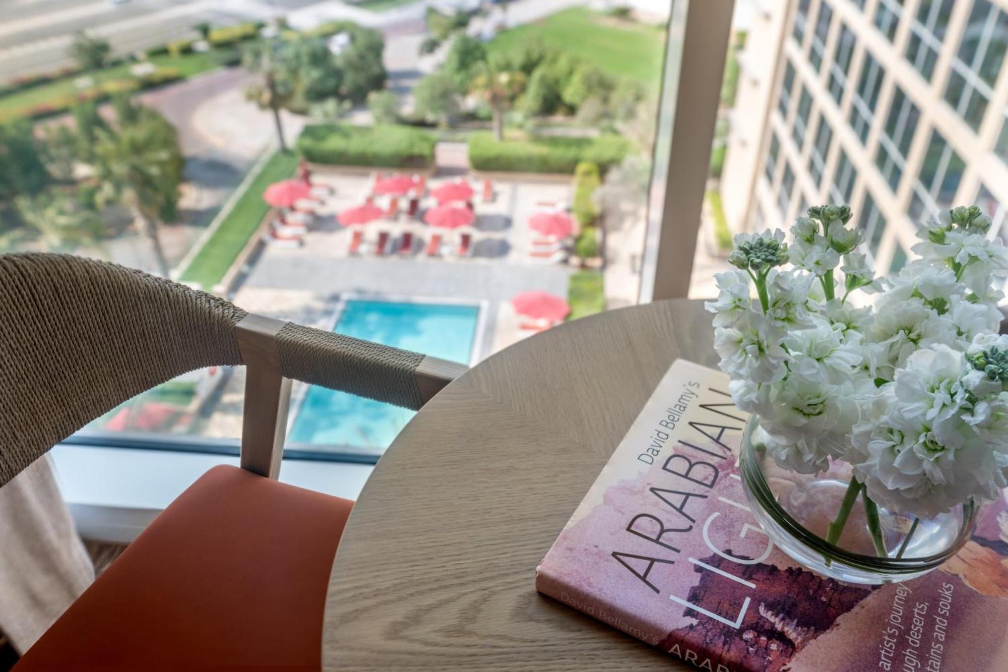 Family Queen Suite Pool View Theme Park Access