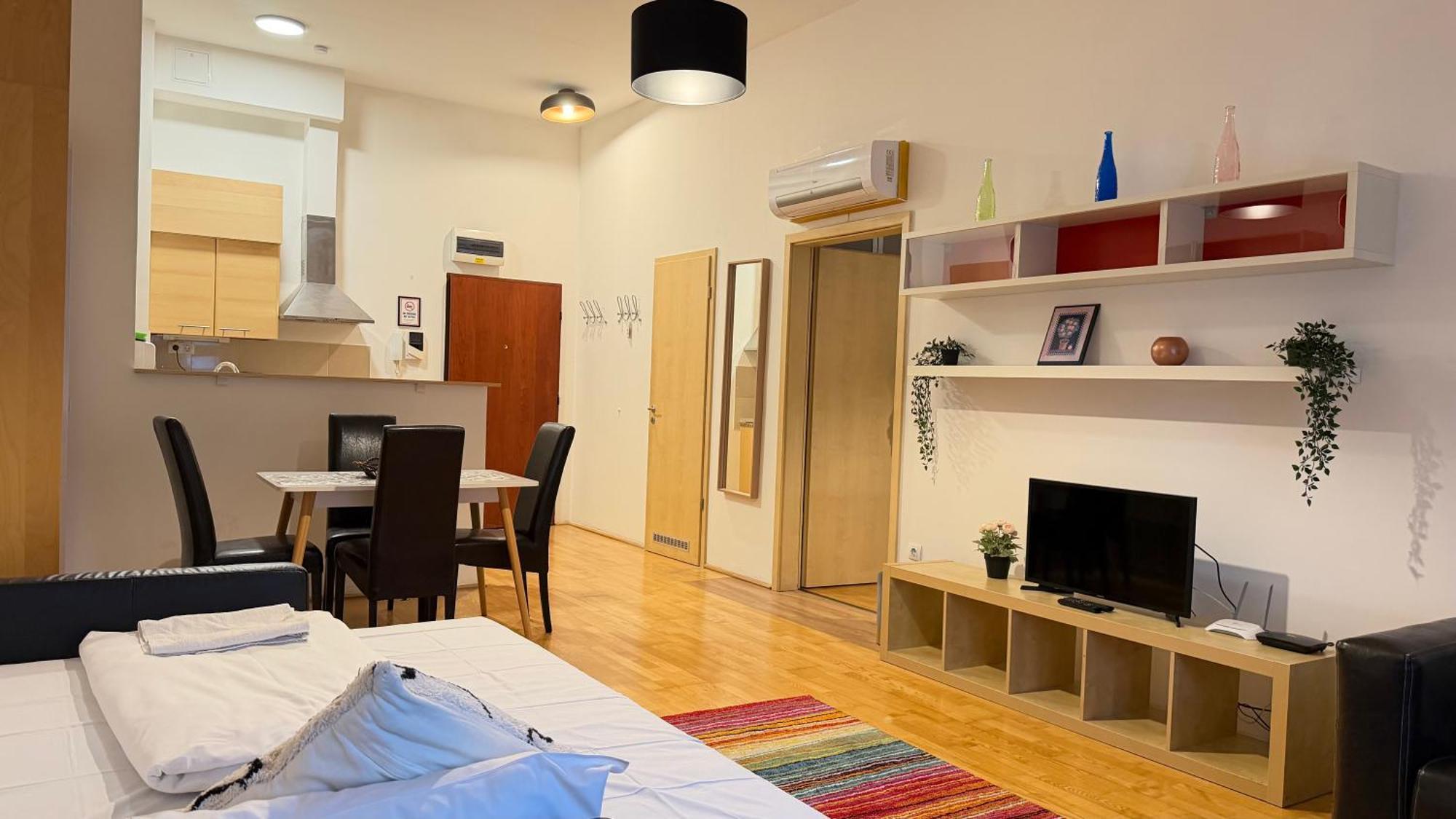 Deluxe Two-Bedroom Apartment