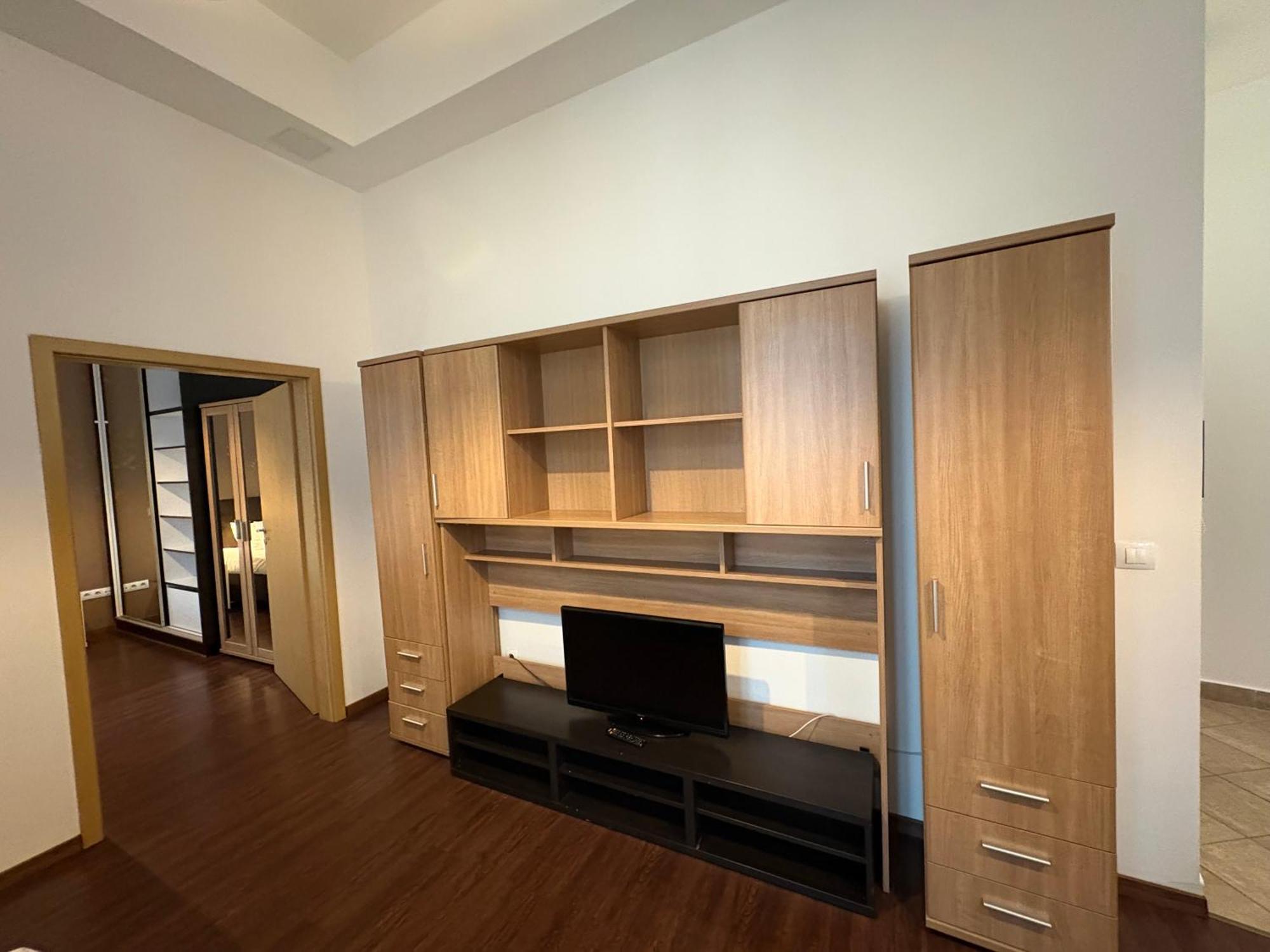 Deluxe Three-Bedroom Apartment