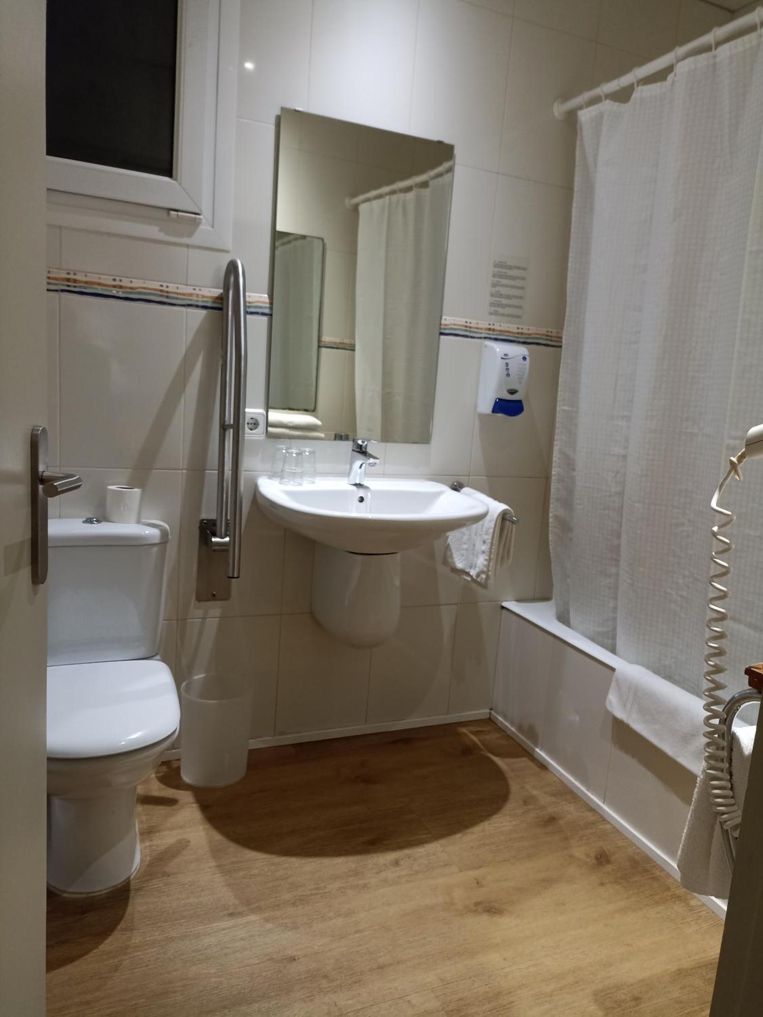 Triple Room,1742648693:JPEG