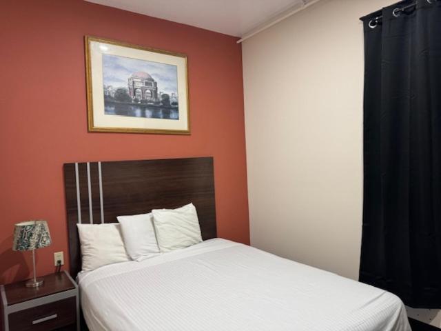 Renovated 1 Queen Bed Private Bathroom Non Smoking