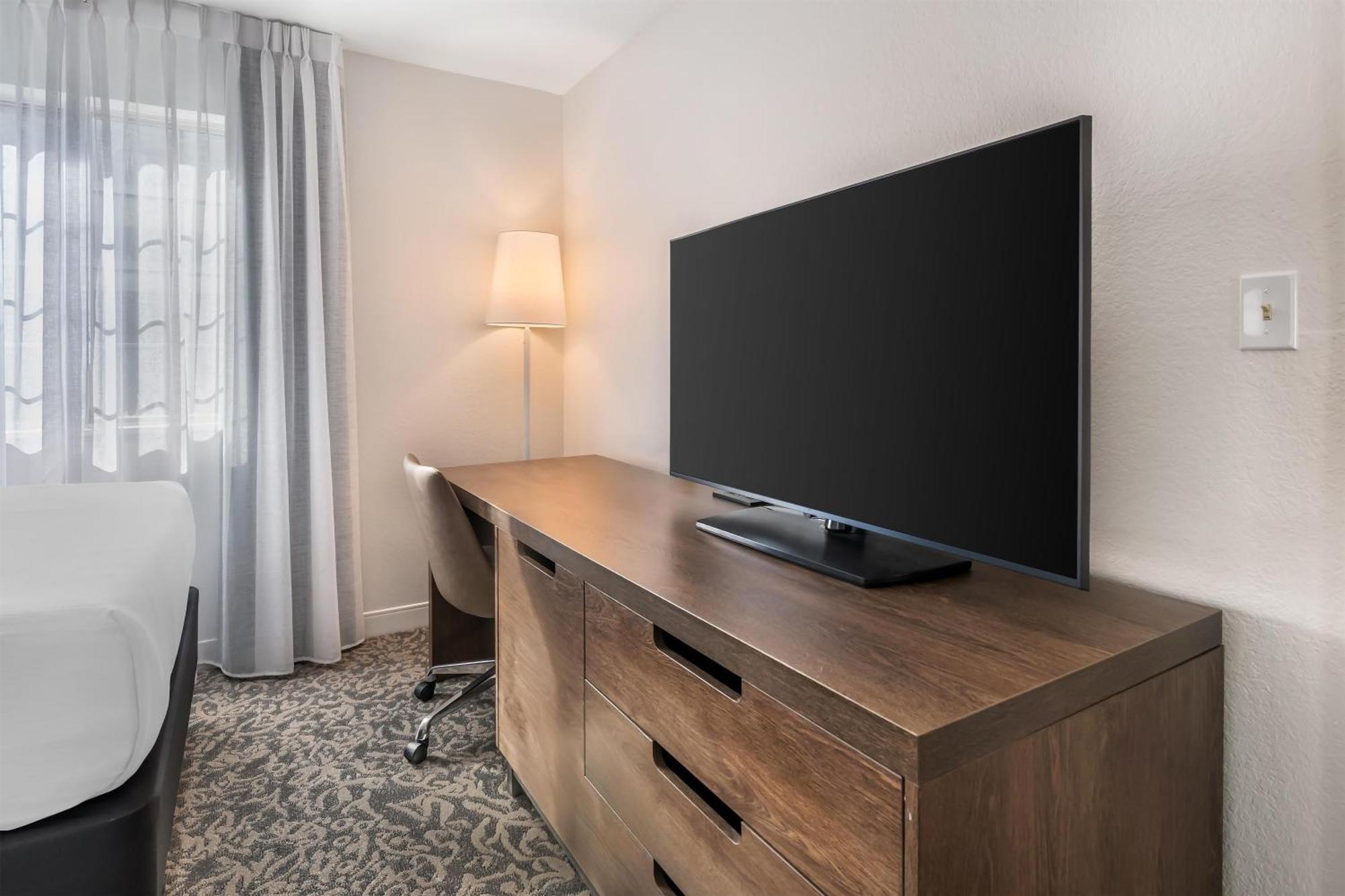 Suite con 2 Camere da Letto - 1 Letto King-Size e 2 Letti Matrimoniali