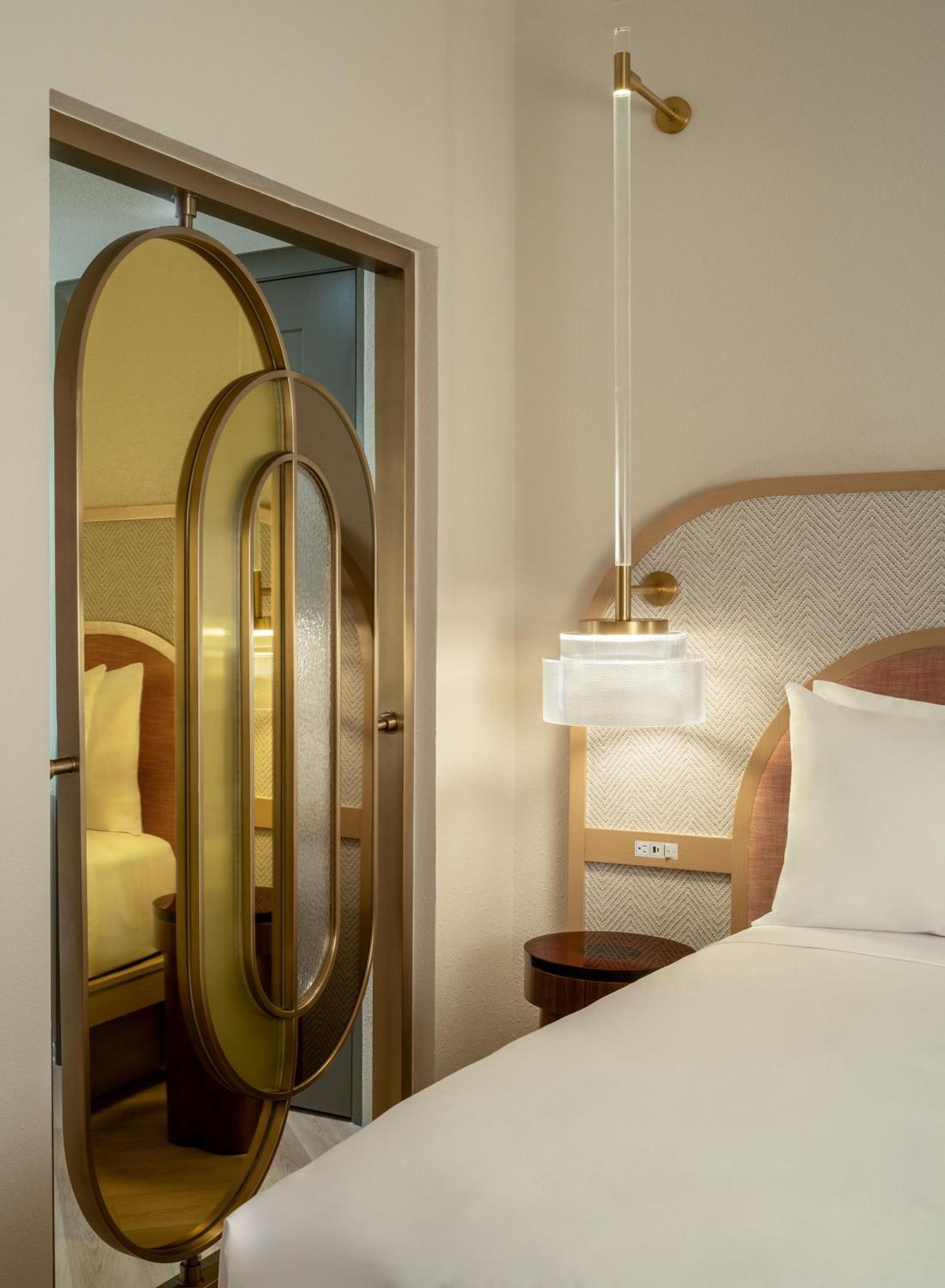 Deluxe Queen Room Two Queen Beds