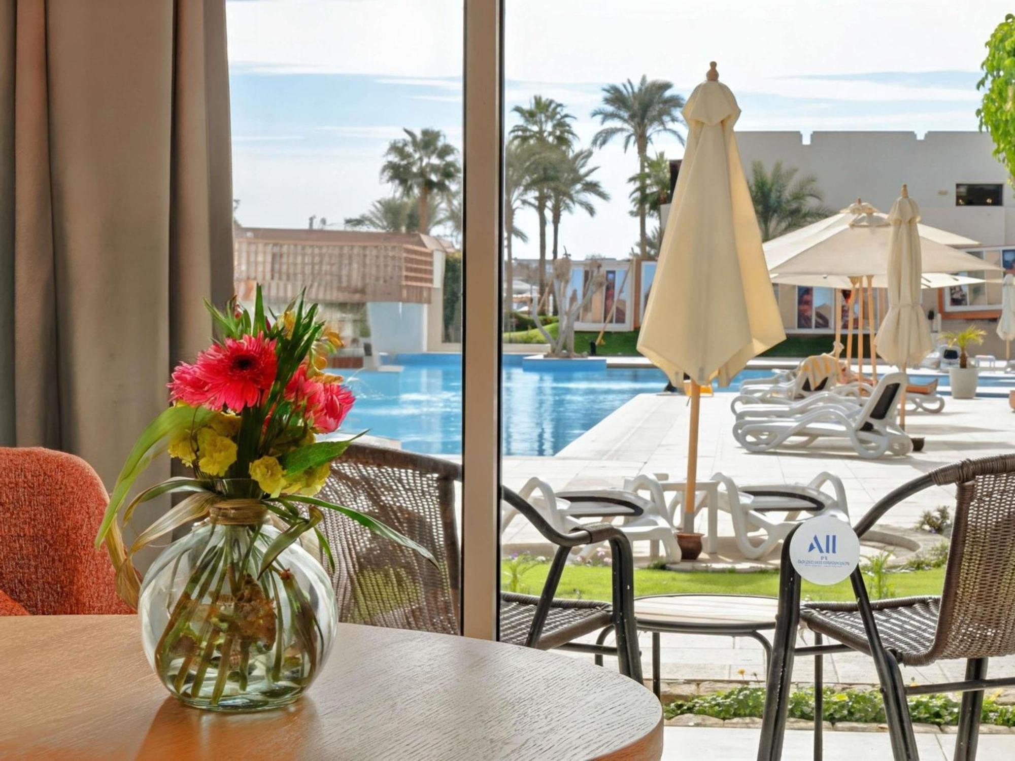 Superior Twin Room Pool View Beach Side
