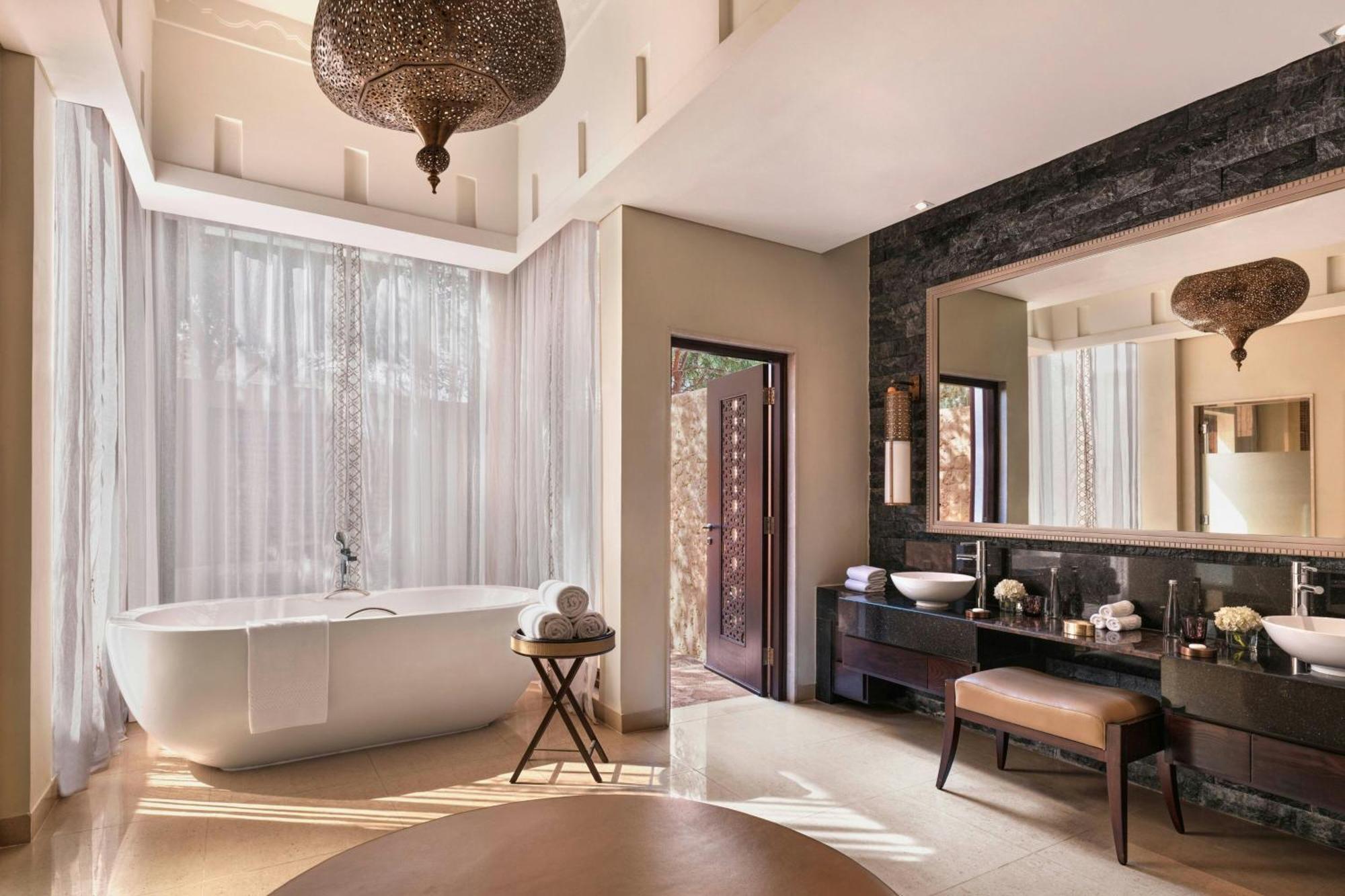 Al Rimal Pool Villa 1 King Sofa bed