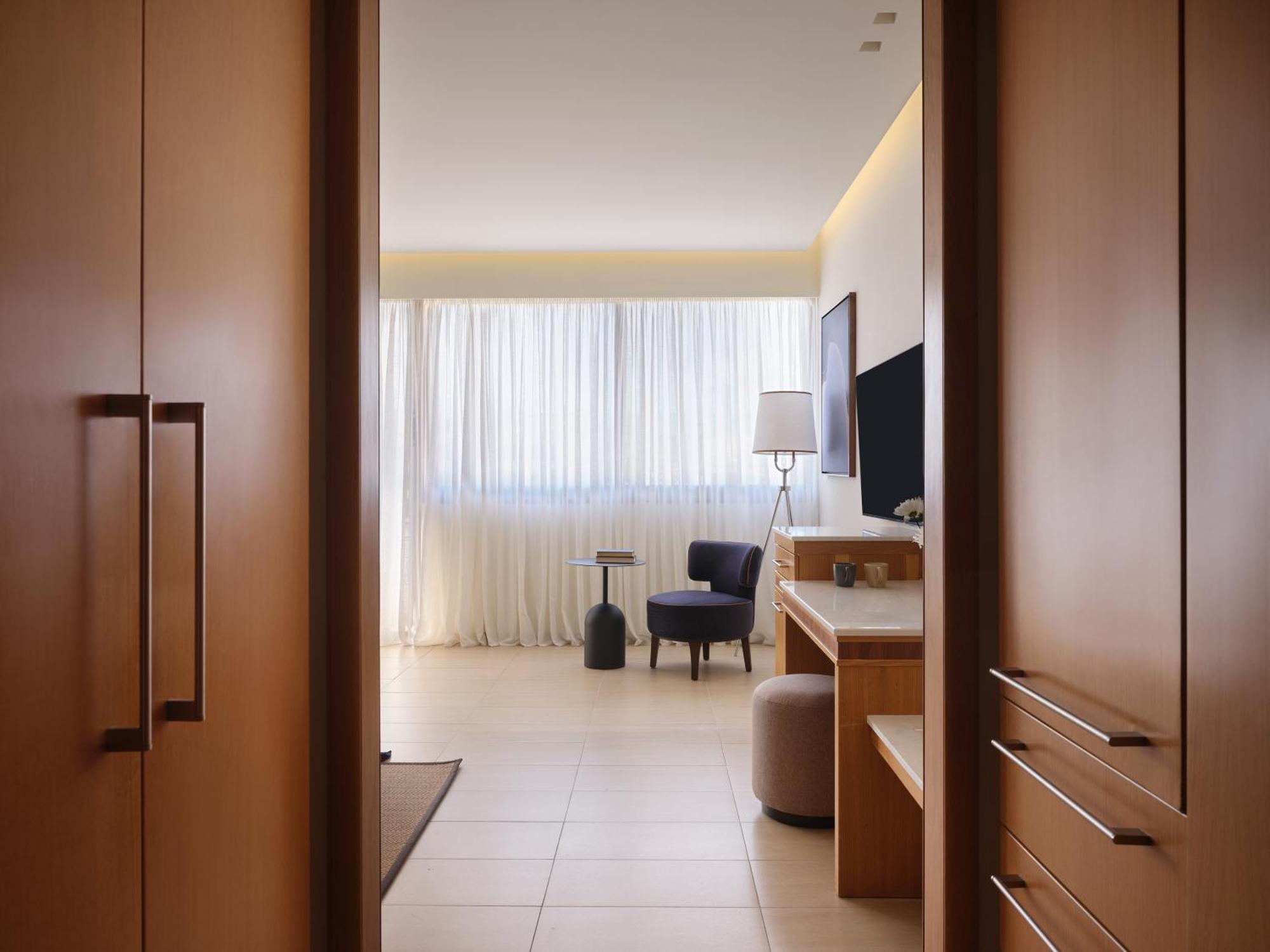 Junior Suite Inland View