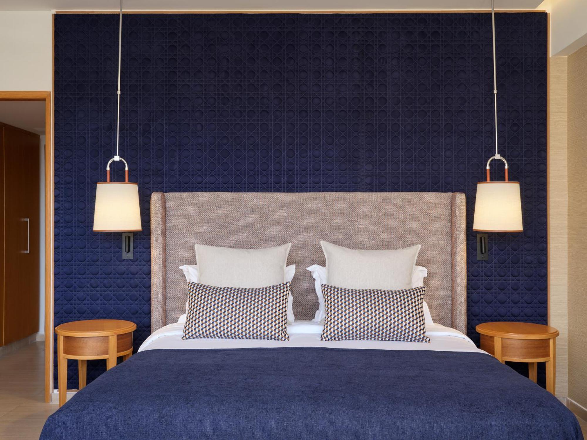 Junior Suite Inland View
