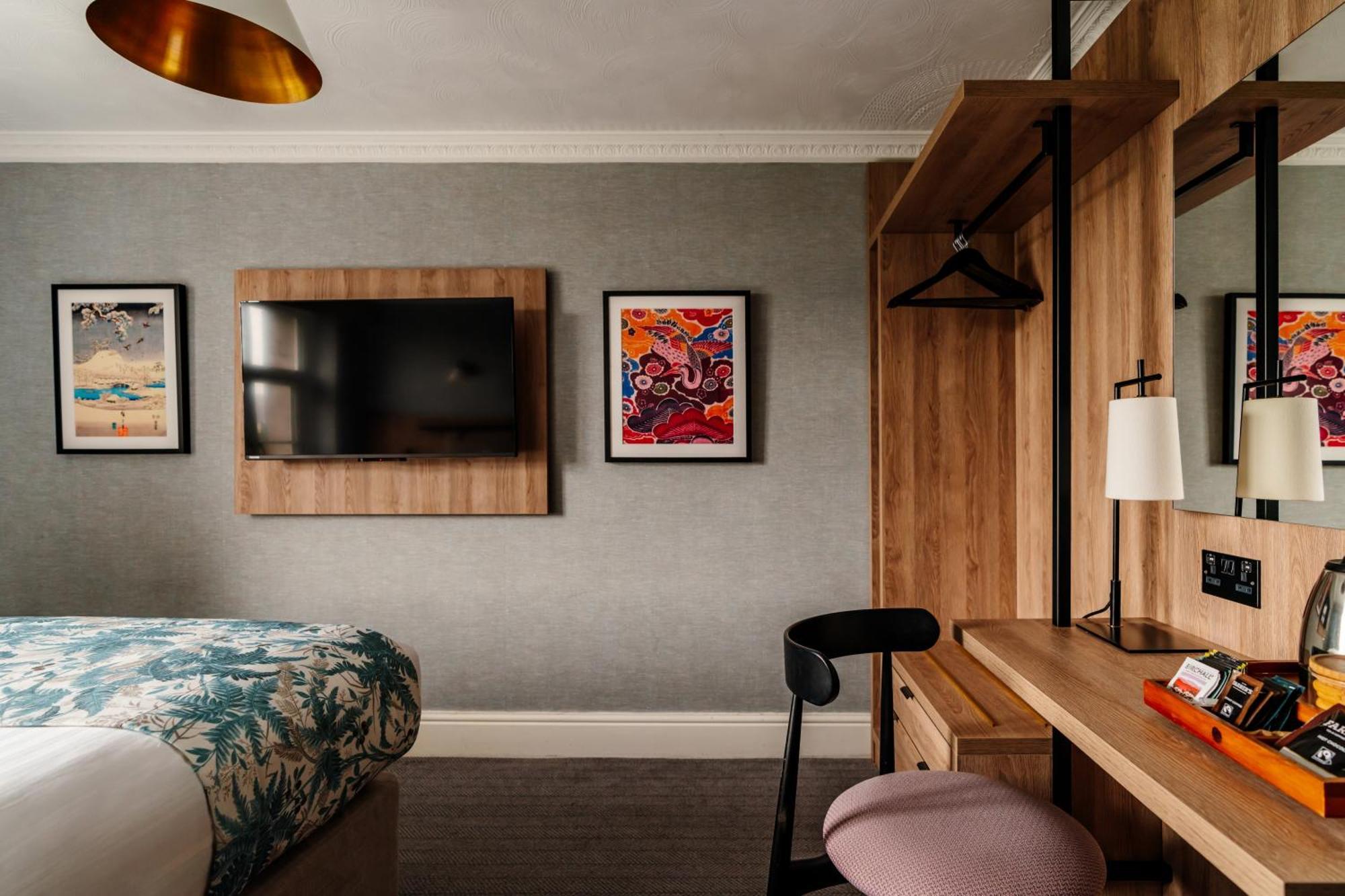 Lake-Facing Manor Room