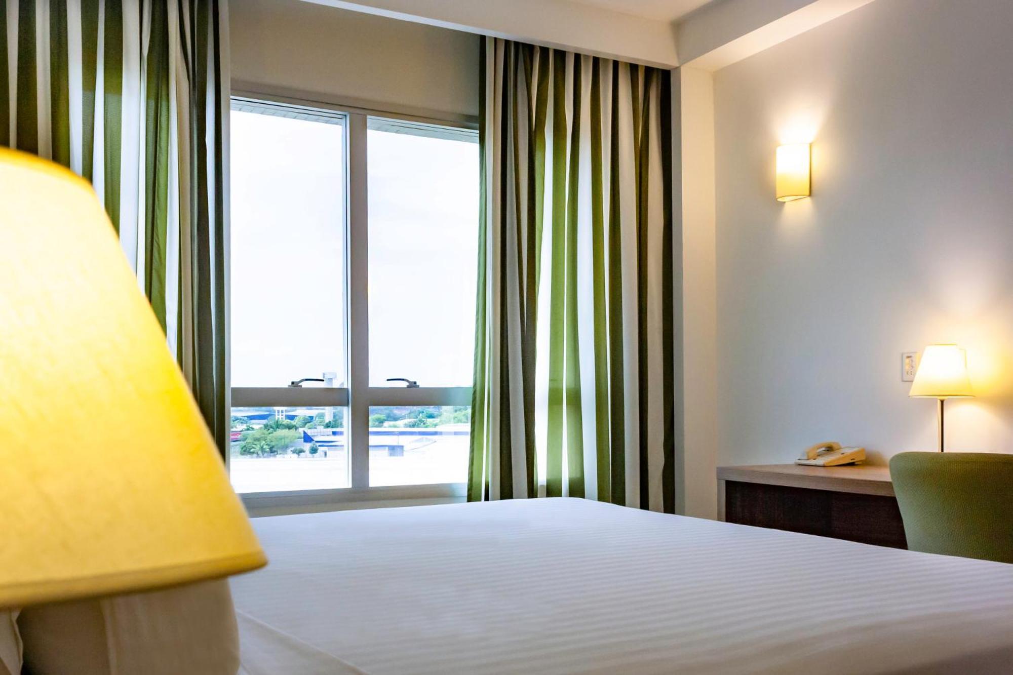 Standard King Room Accessible