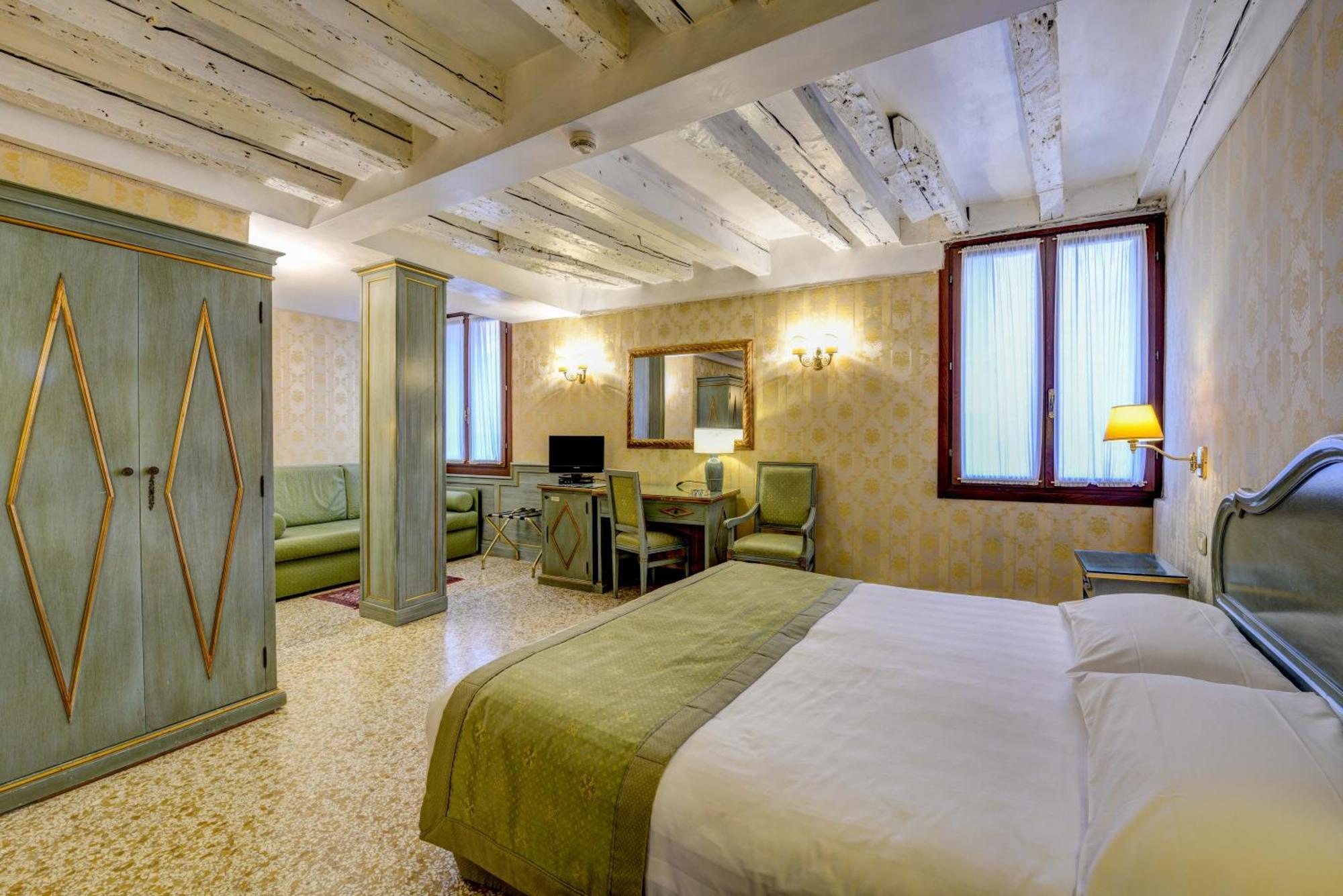 Double or Twin Room with Canal View,1742685369:JPEG