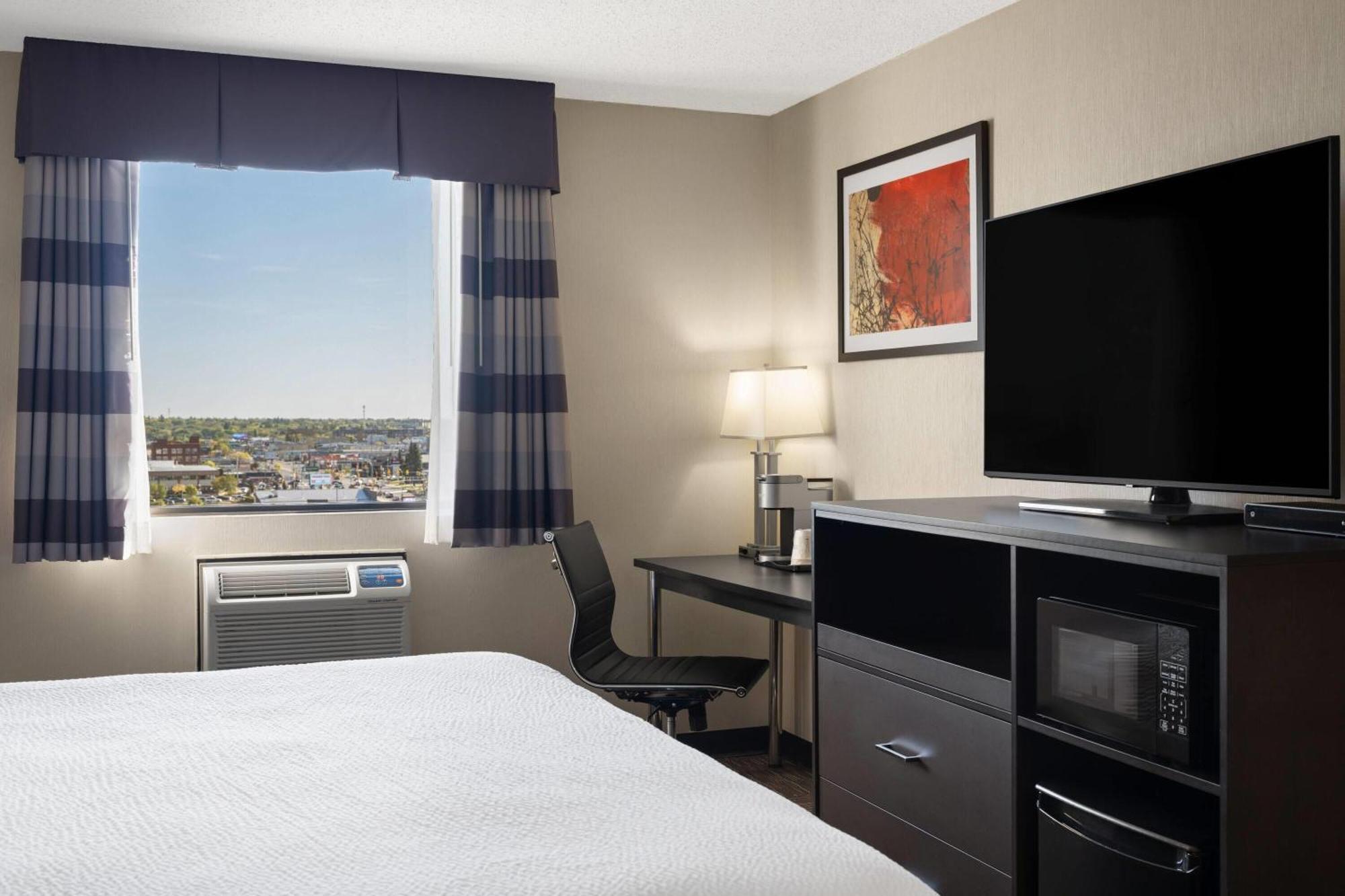Superior King Room City View Non-Smoking