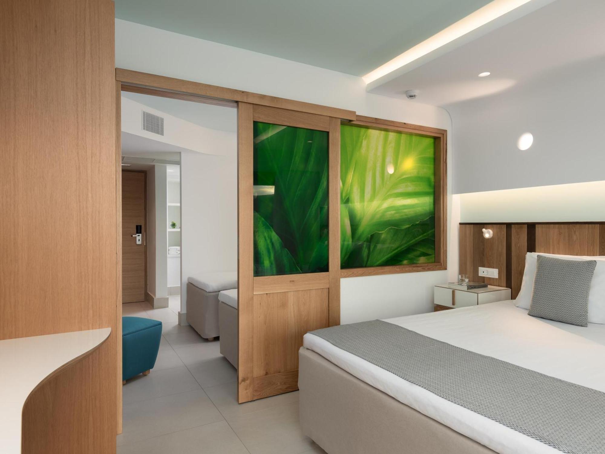 Family Room Garden View