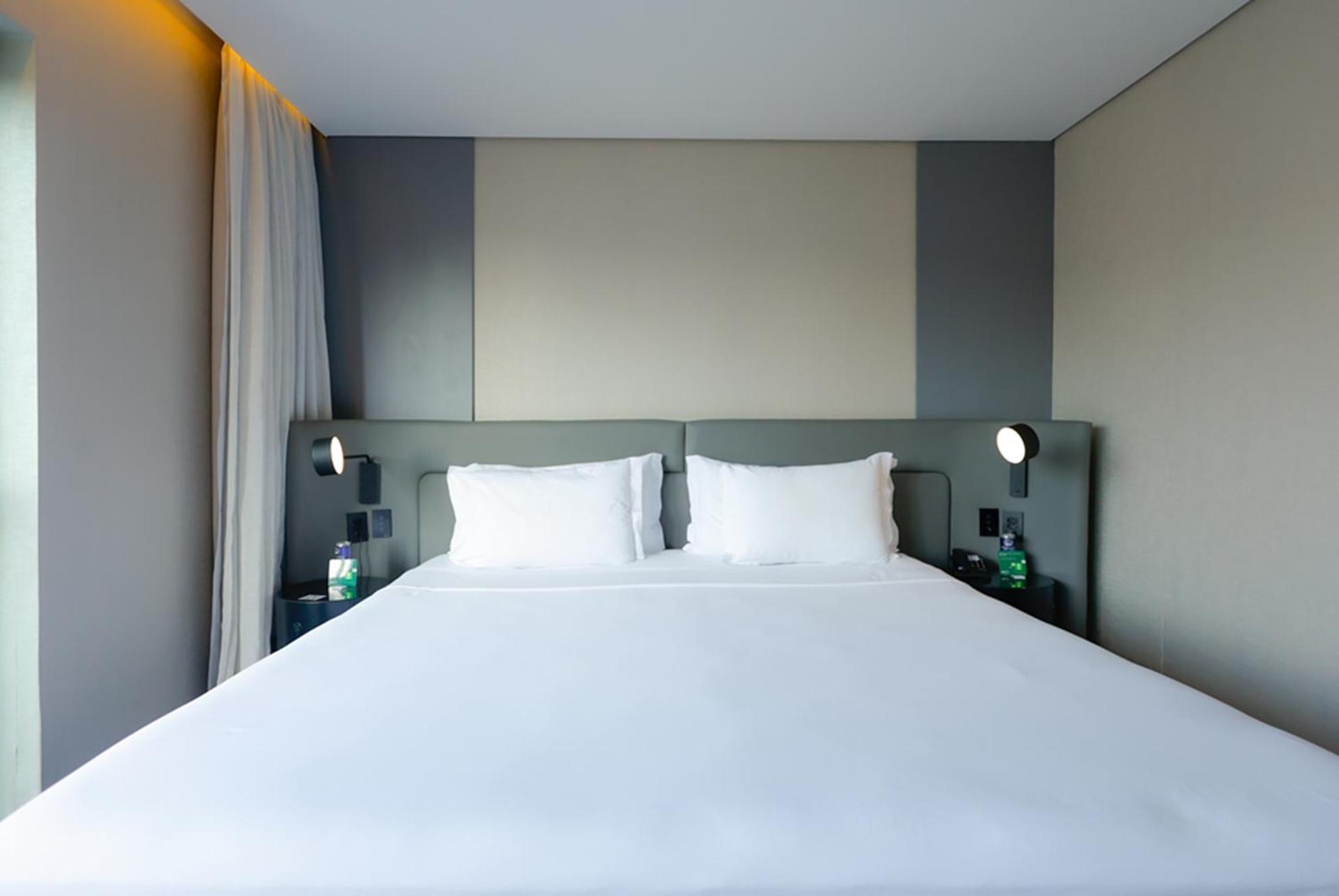 King Room,1742686095:JPEG