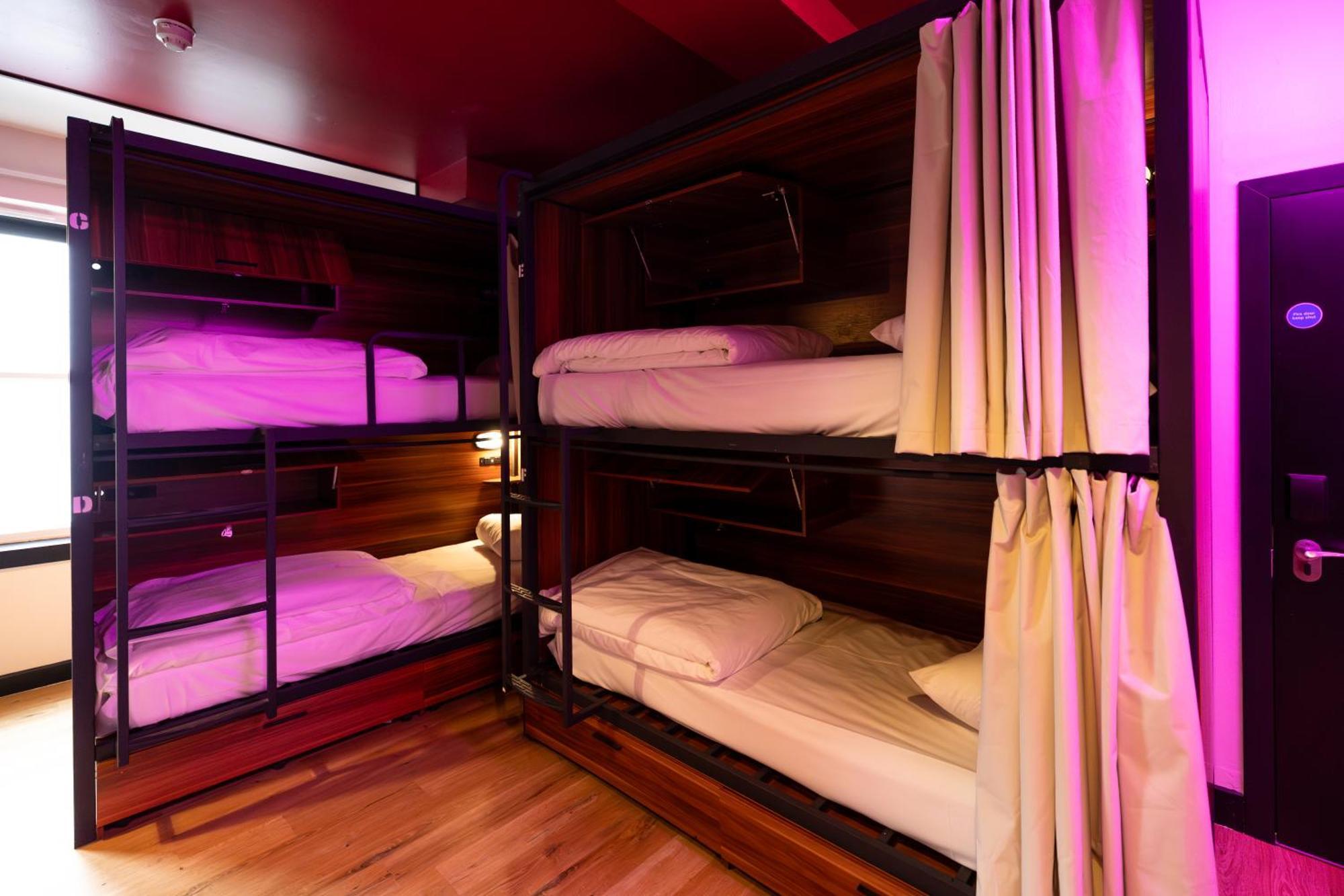 Bed 4-Bed Mixed Dormitory Room