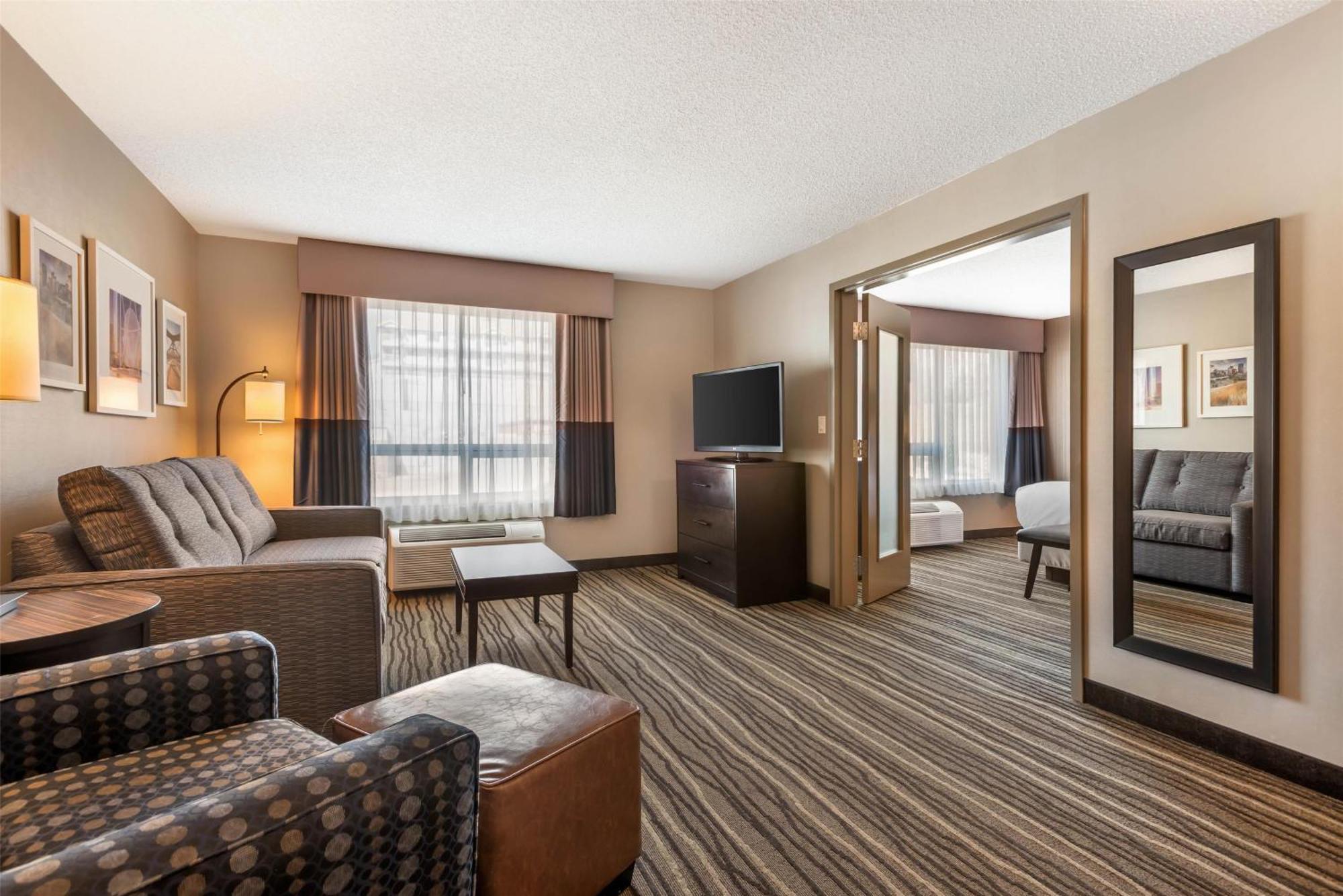 Two-Room King Suite Whirlpool Non Smoking