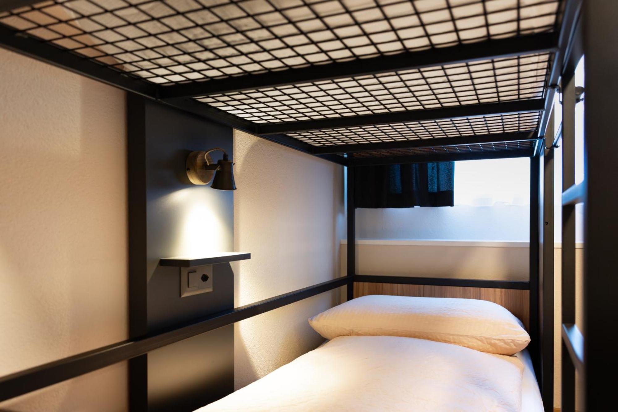 Bed 6-Bed Dormitory Room