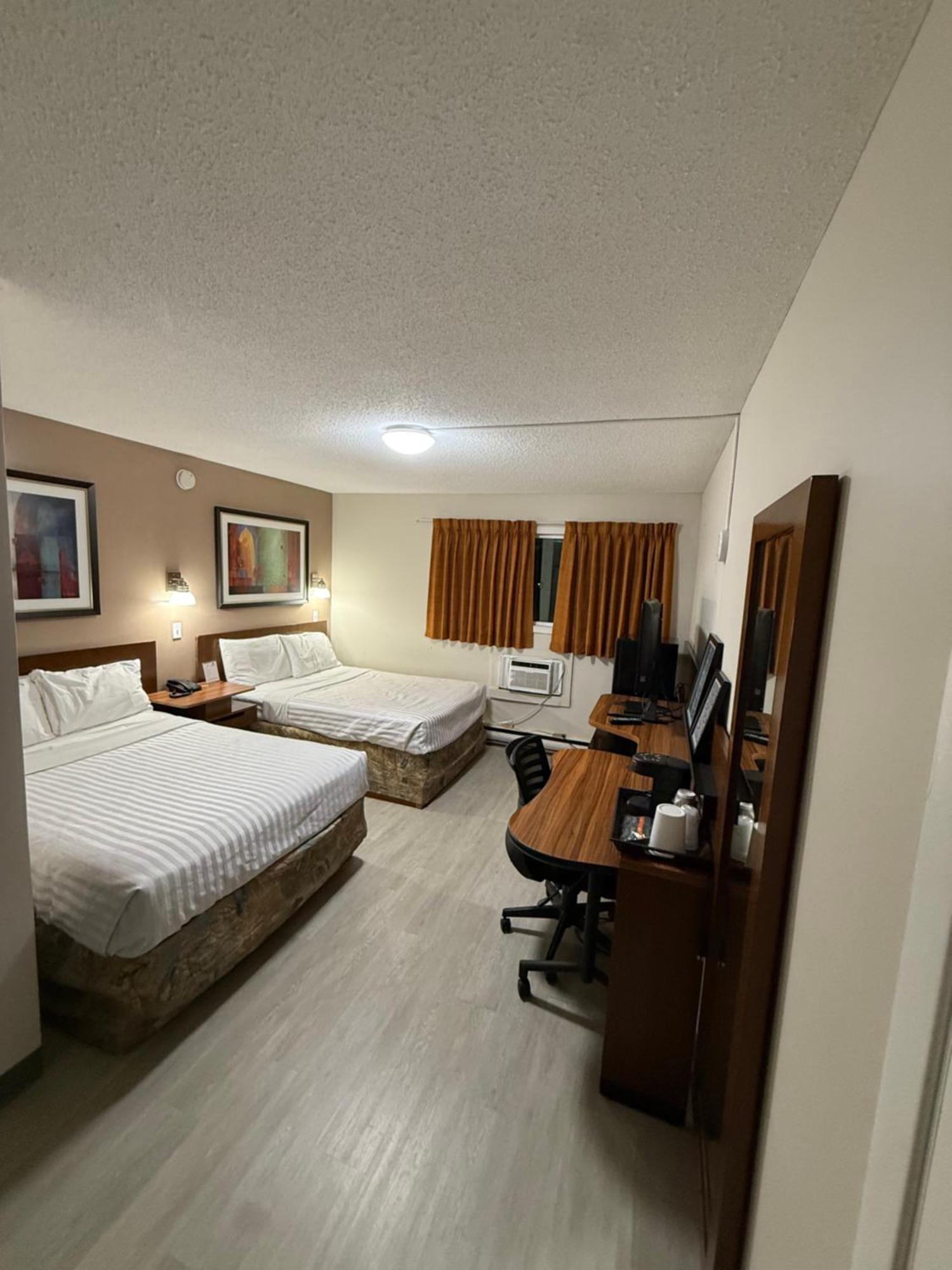 Double Room Two Double Beds Non-Smoking