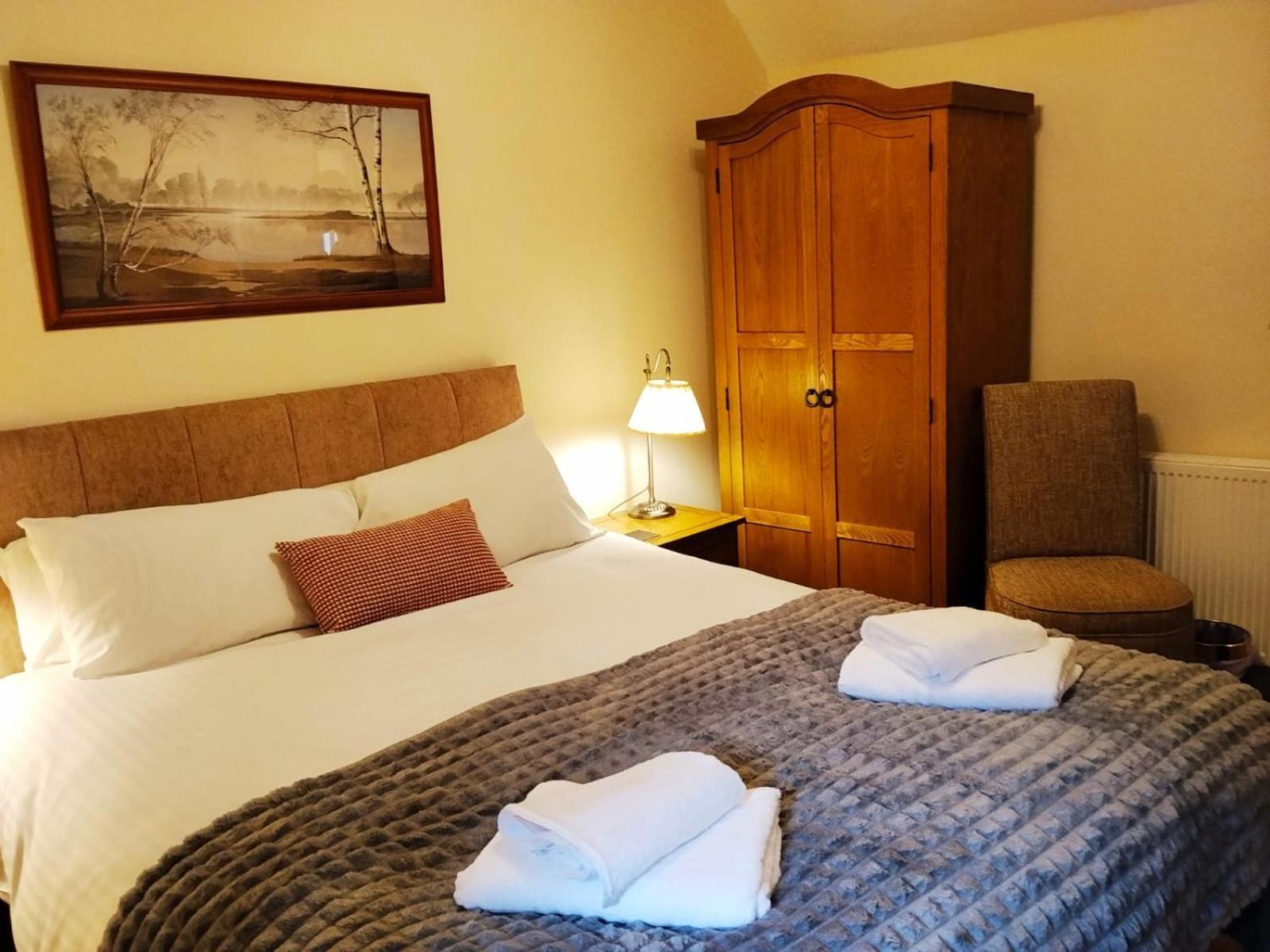 Deluxe Double Room Bath,1742721836:JPEG
