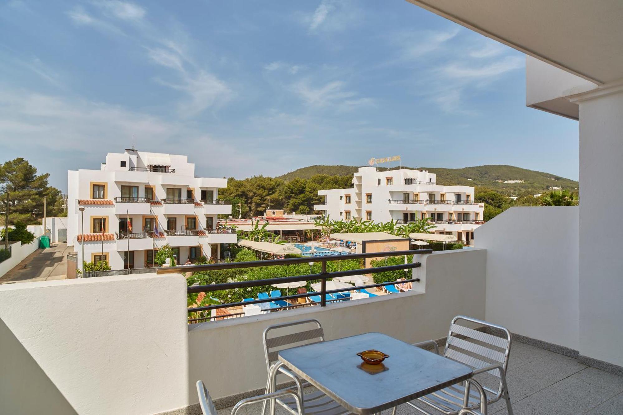 Premium One-Bedroom Apartment with Pool View