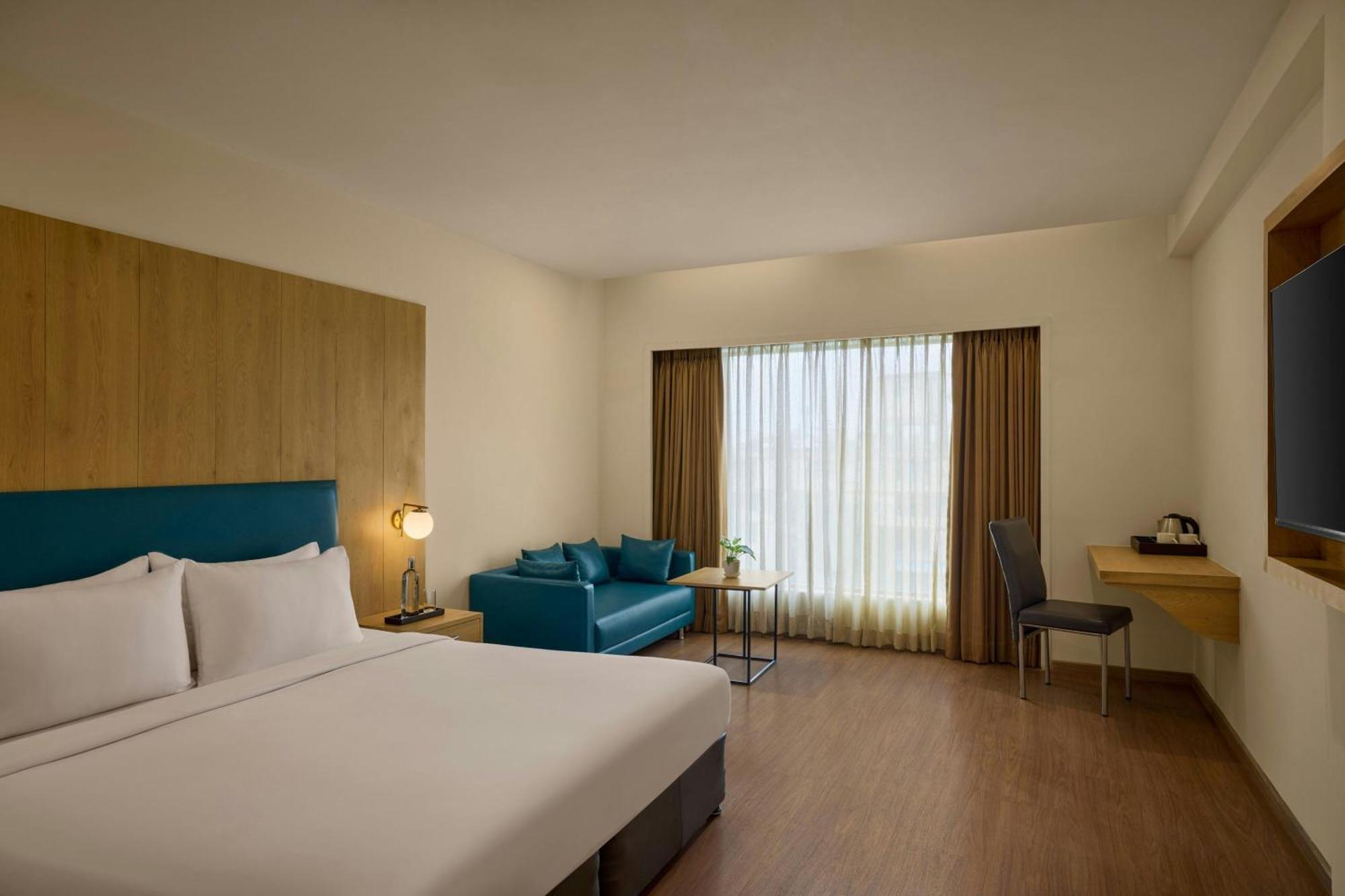 Winter Green Premium King Room with Limited View