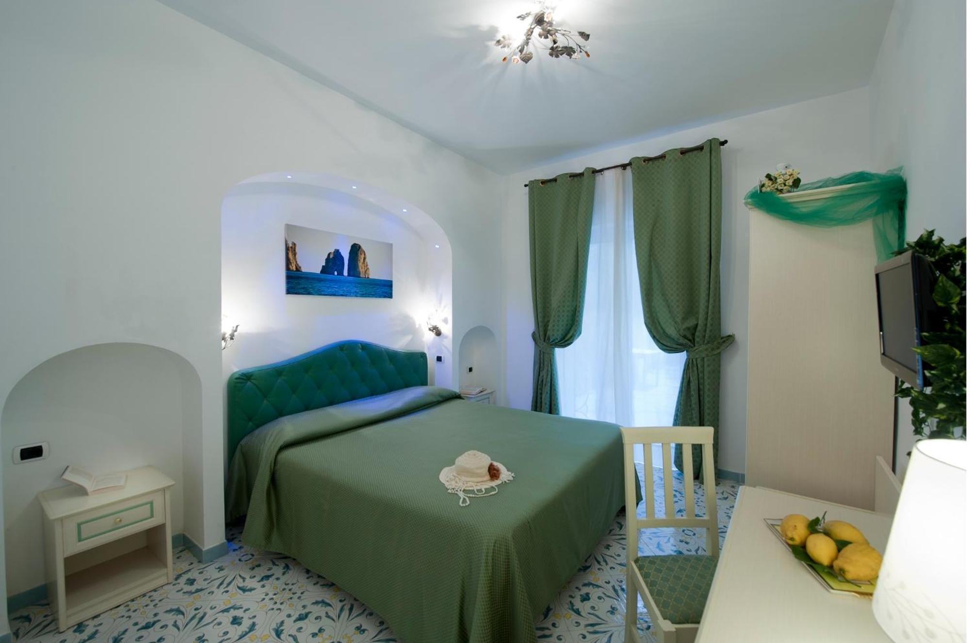 Double Room Mountain View