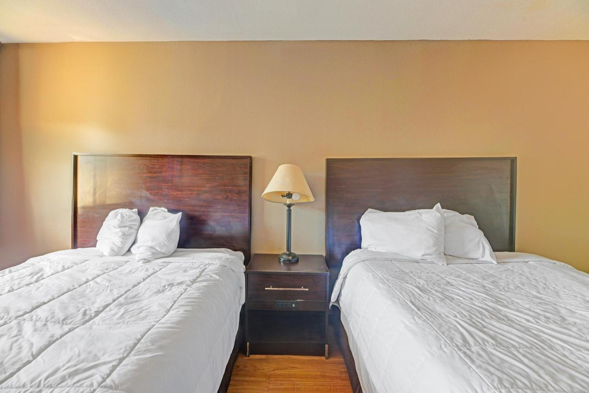 2 Queen Beds Non-Smoking